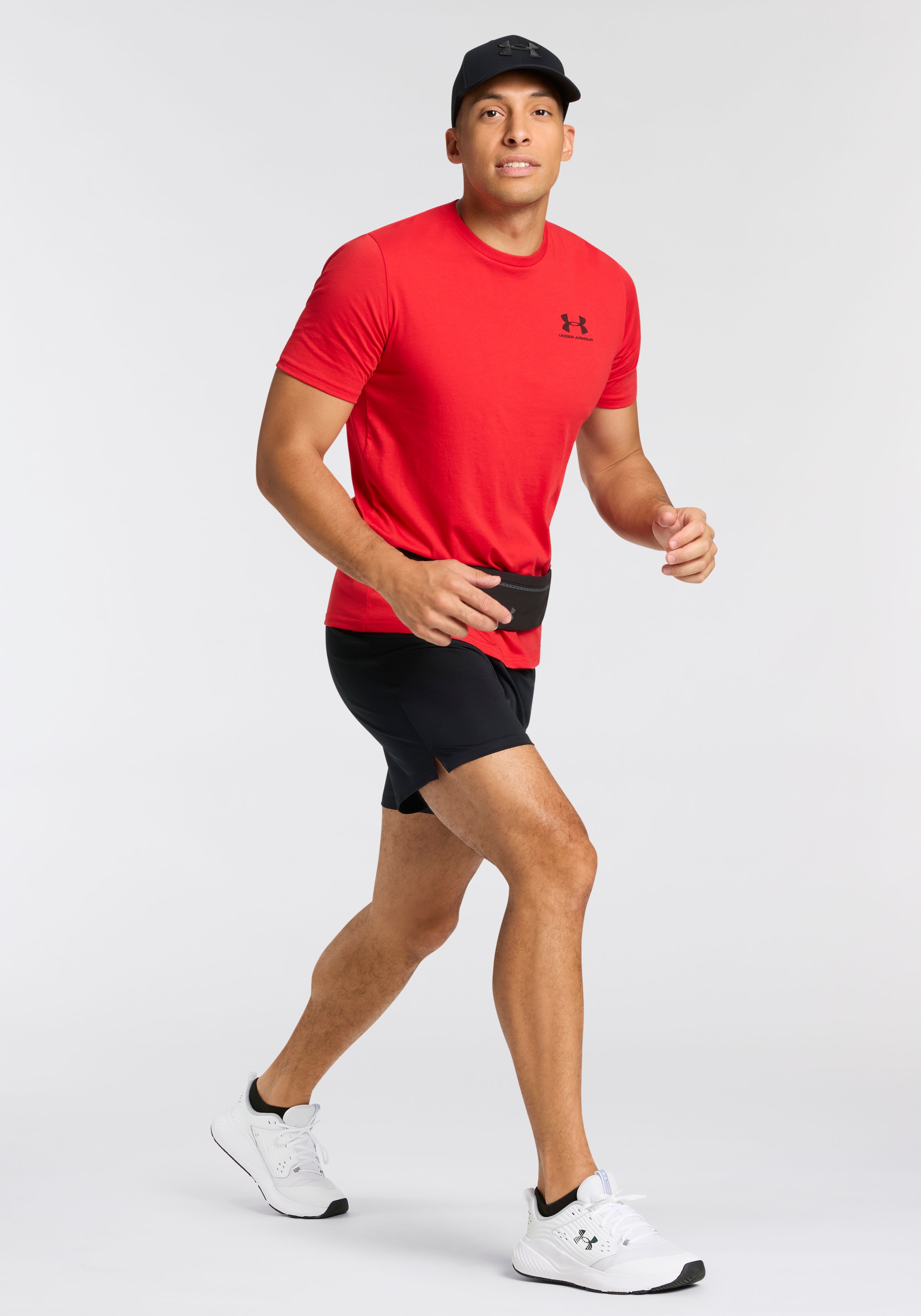 Under Armour® Shorts »UA M CHALLENGER CORE SHORT«  sportlicher Stil, für vielseitige Aktivitäten, leichtes Material
