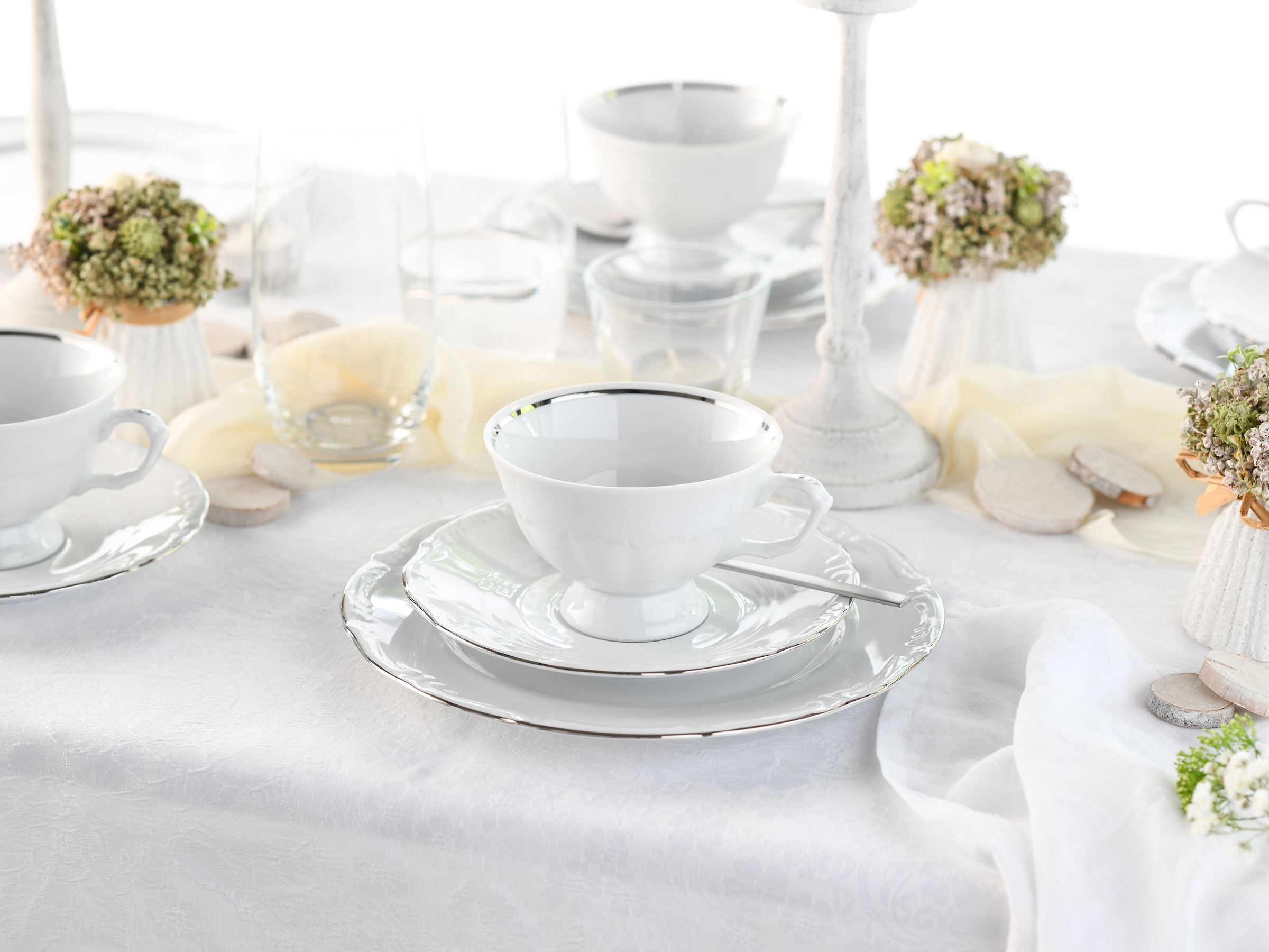 CreaTable Kaffeeservice »Maria Theresia, KaffeeService 18-tlg« Traditionelle Porzellanform