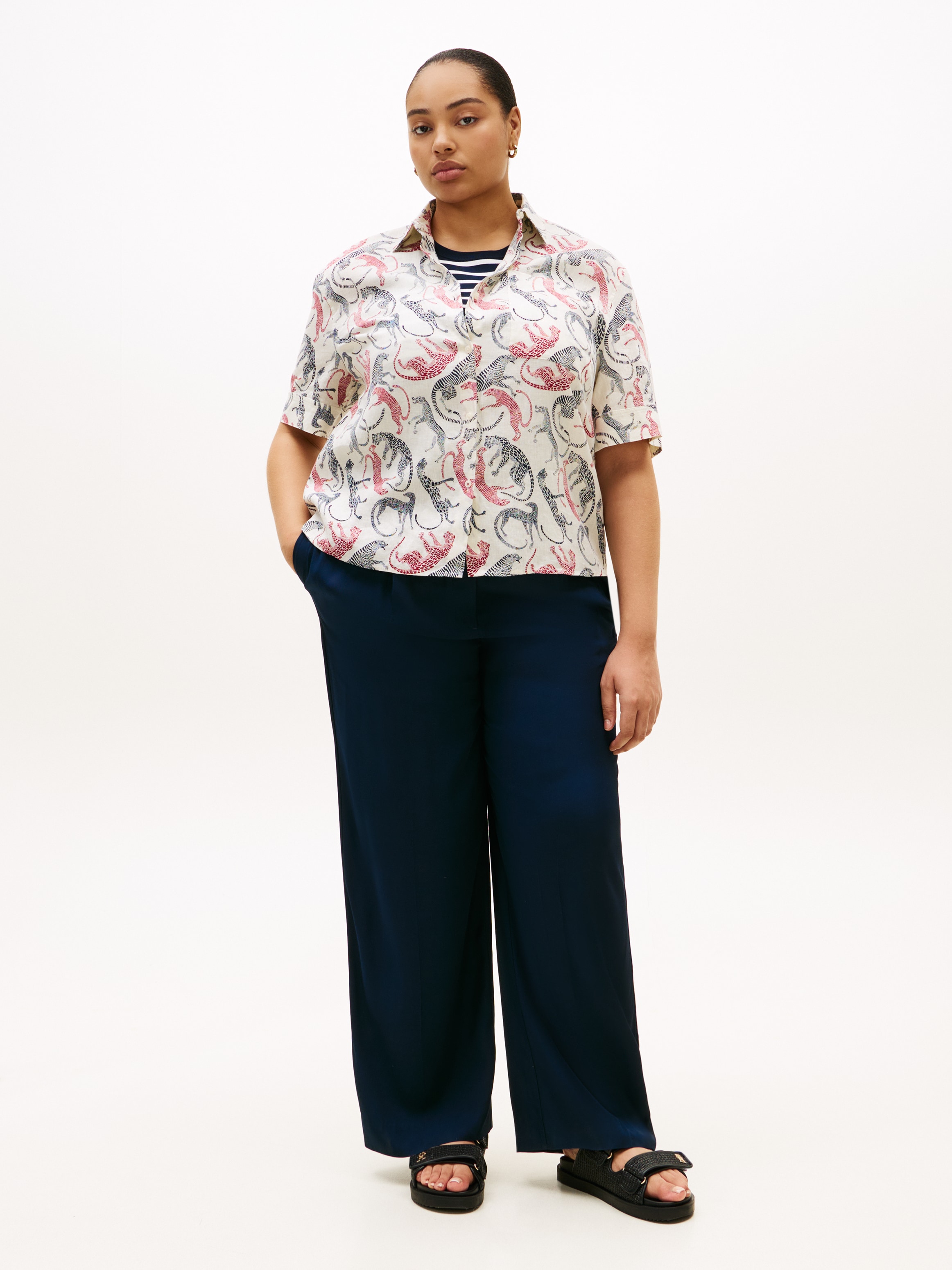Tommy Hilfiger Curve Kurzarmshirt »CRV ESS LINEN SHIRT WITH SS« in großen Größen