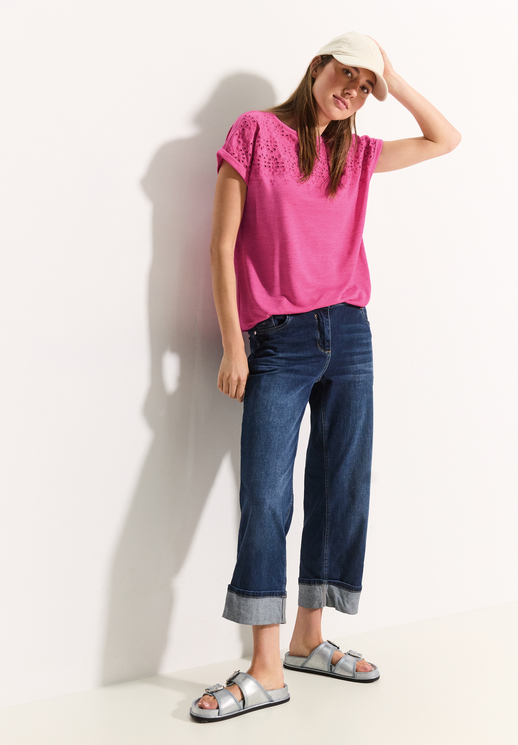 Cecil Kurzarmshirt , mit Lochstickerei
