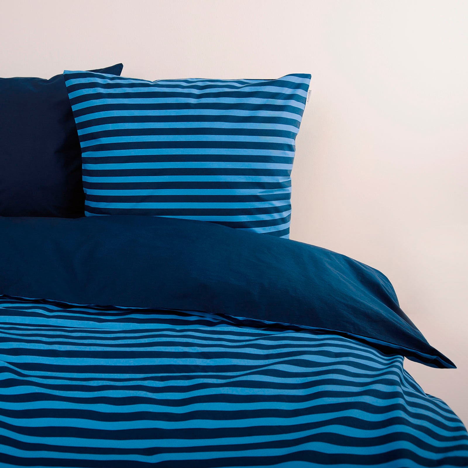 TOM TAILOR HOME Bettwäsche »MEDIUM STRIPES in Gr. 135x200cm, 155x220cm oder 200x220cm« 2 Stk. new bedroom, mit farbigem Markenreißverschluss