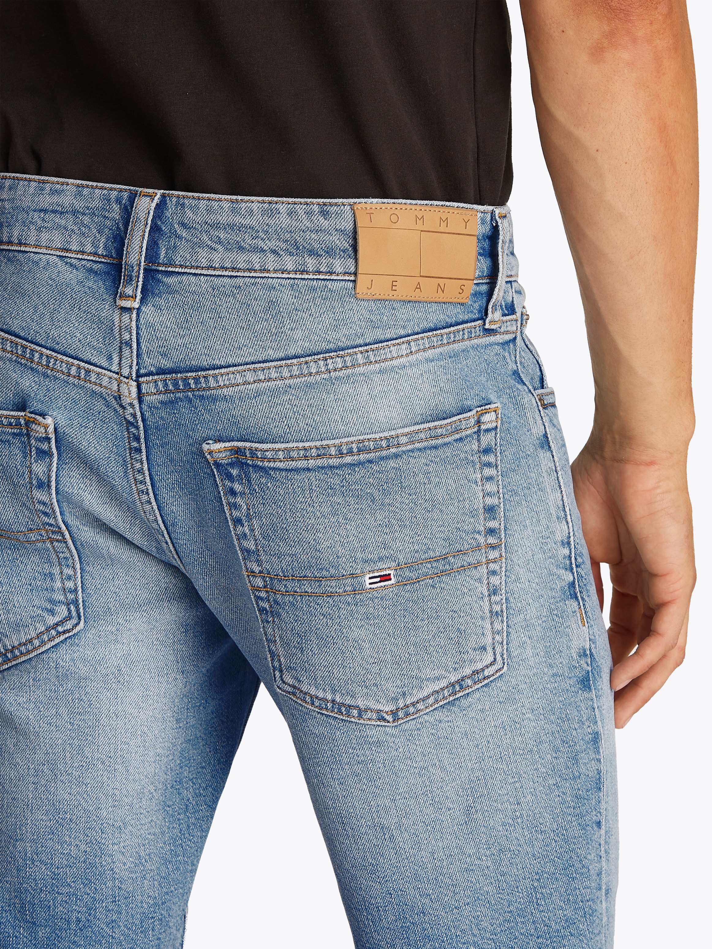 Tommy Jeans Jeansshorts »SCANTON SHORT«, Mit Gürtelschlaufen
