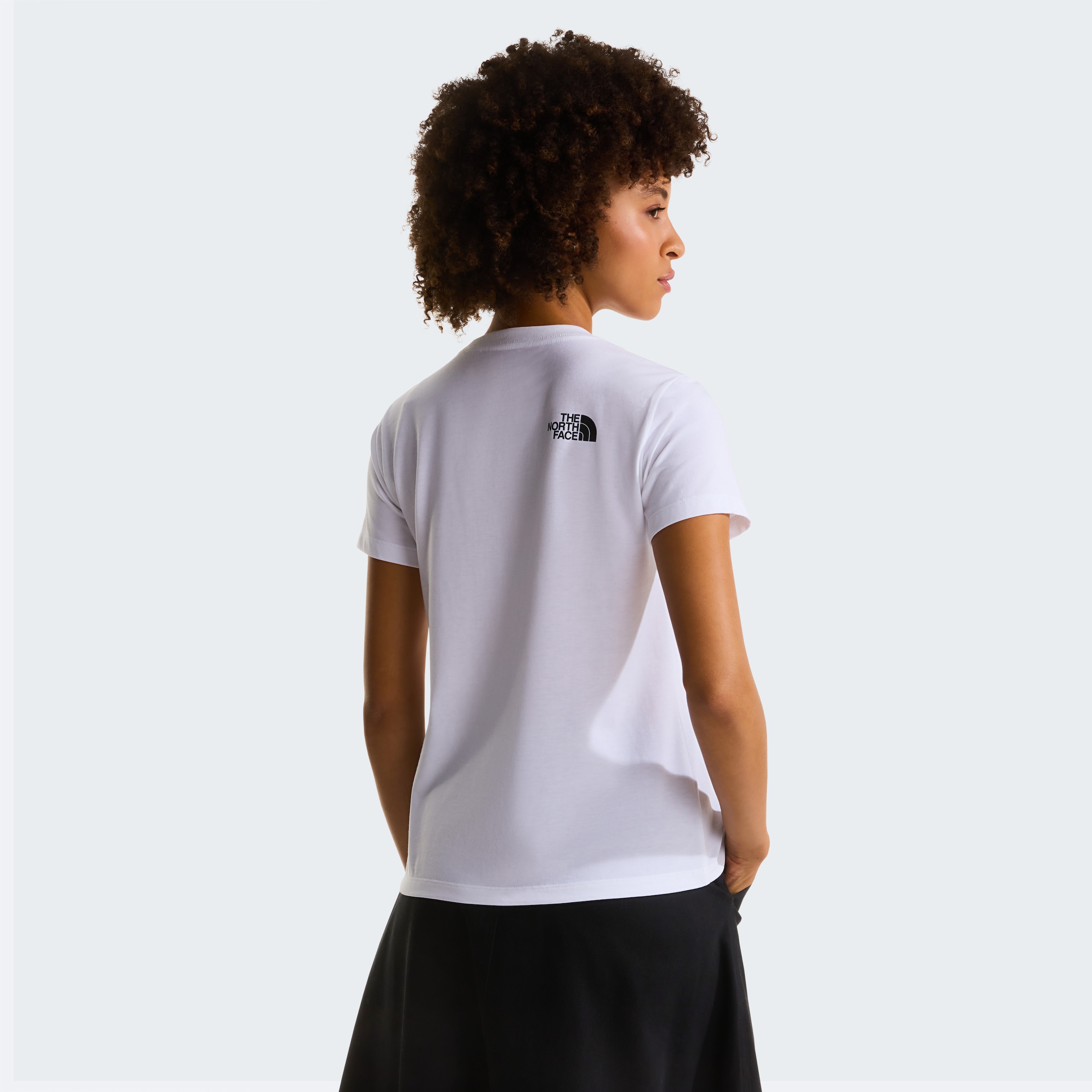 The North Face T-Shirt »W EVOLUTION HALF DOME SLIM SHORT SLEEVE TEE« schmaler Schnitt, kurze Ärmel, atmungsaktives Material