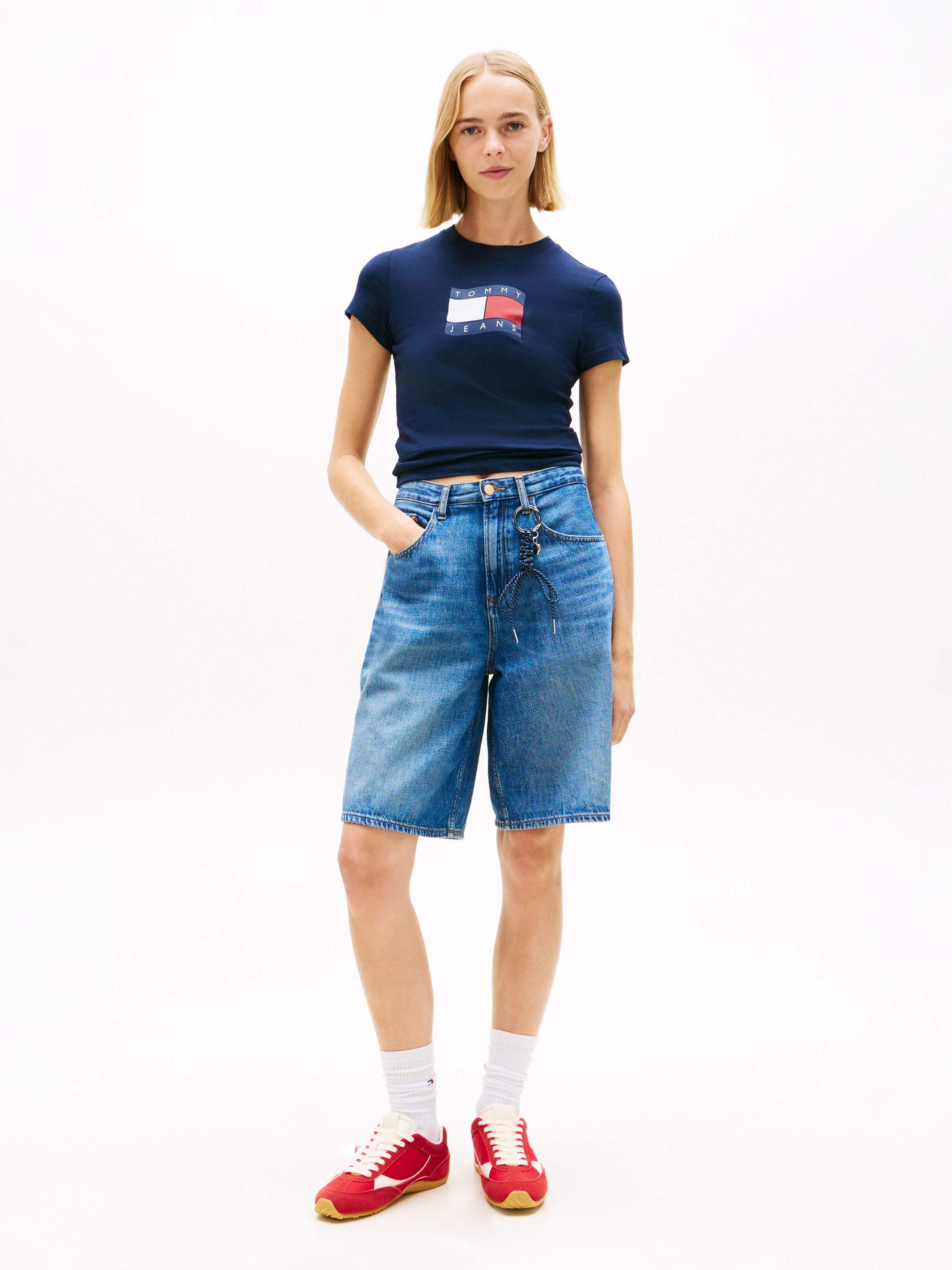 Tommy Jeans T-Shirt »TJW SLIM WAVY FLAG TEE EXT« mit Rundhalsausschnitt