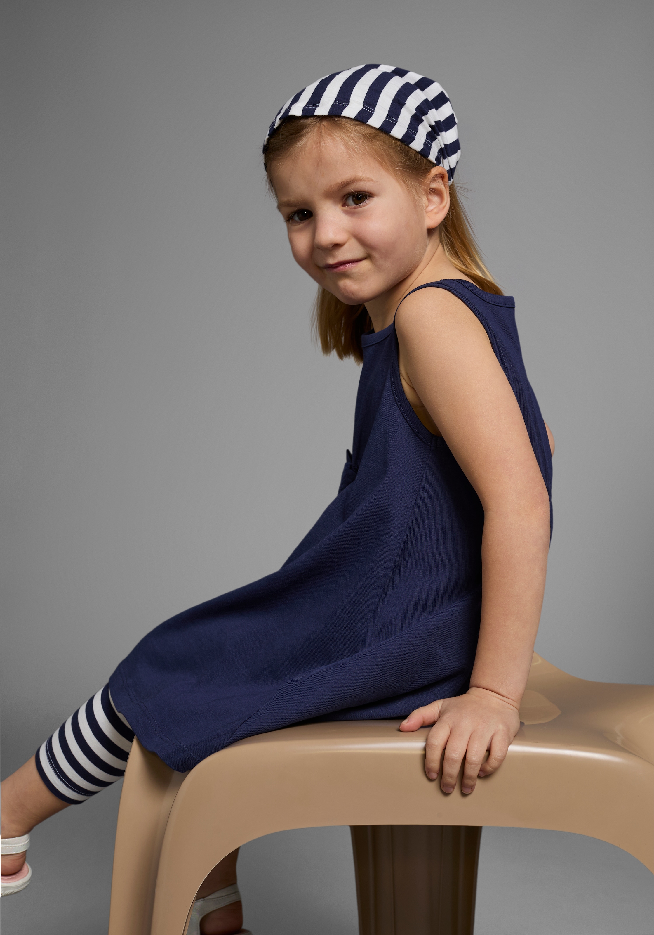 KIDSWORLD Kleid, Leggings & Haarband »3tlg. Set: Kleid, Capri und Haarband geringelt«, Capri und Haarband maritim geringelt
