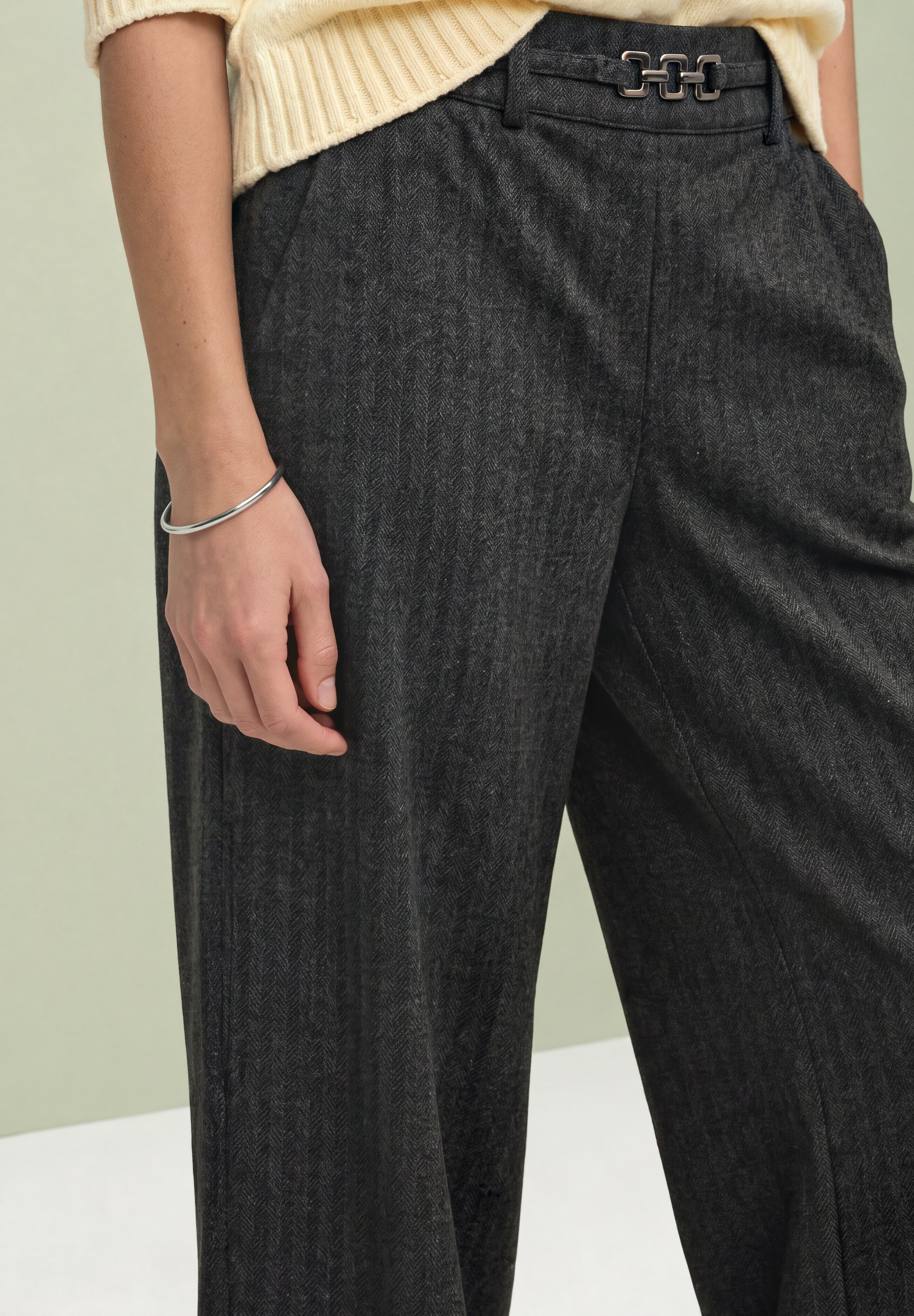 STREET ONE Stoffhose »Style Amalia«  Straight Leg Hose mit Fishbone-Muster