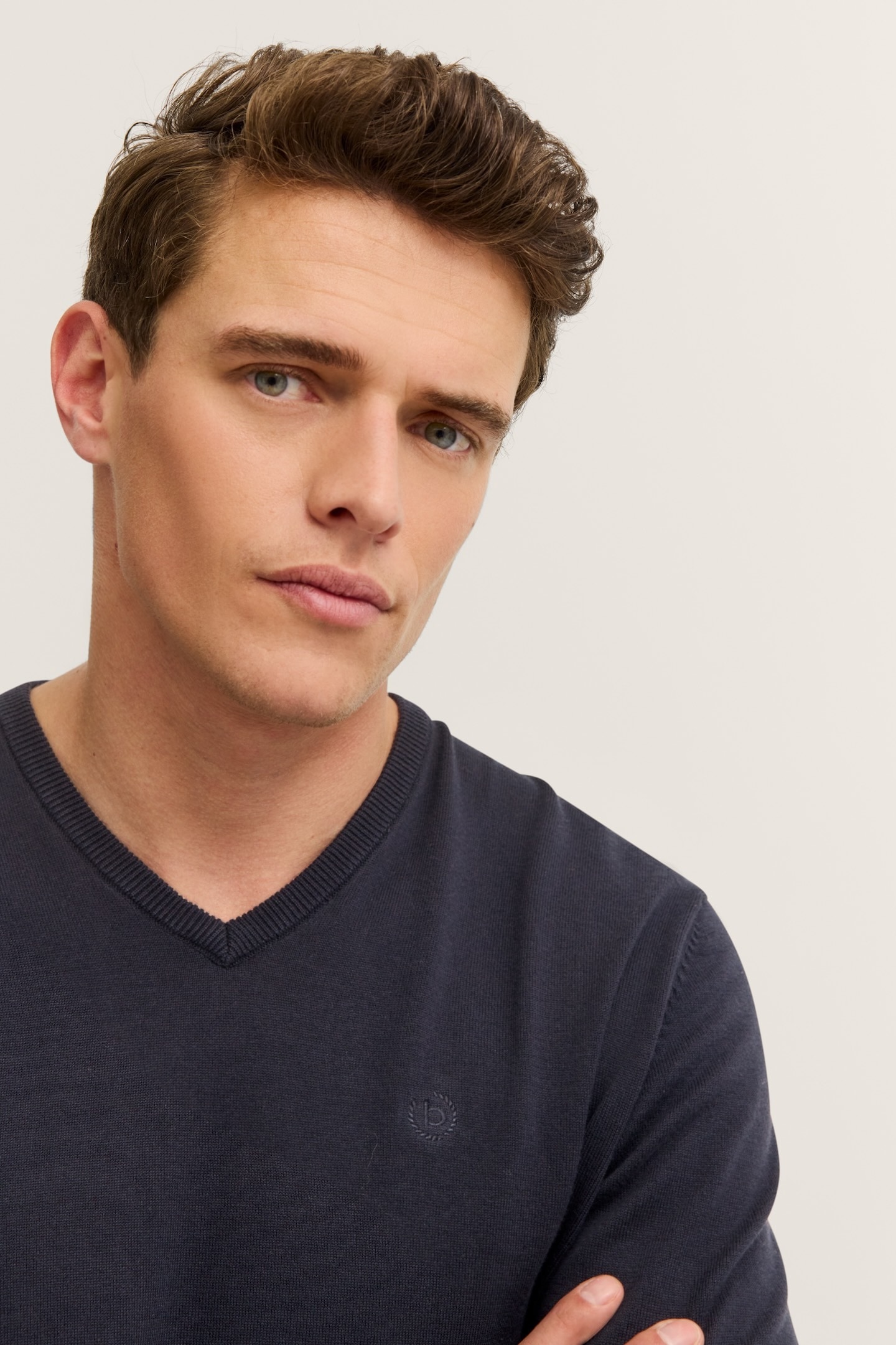 bugatti V-Ausschnitt-Pullover »Basic Essential« aus reine Baumwolle