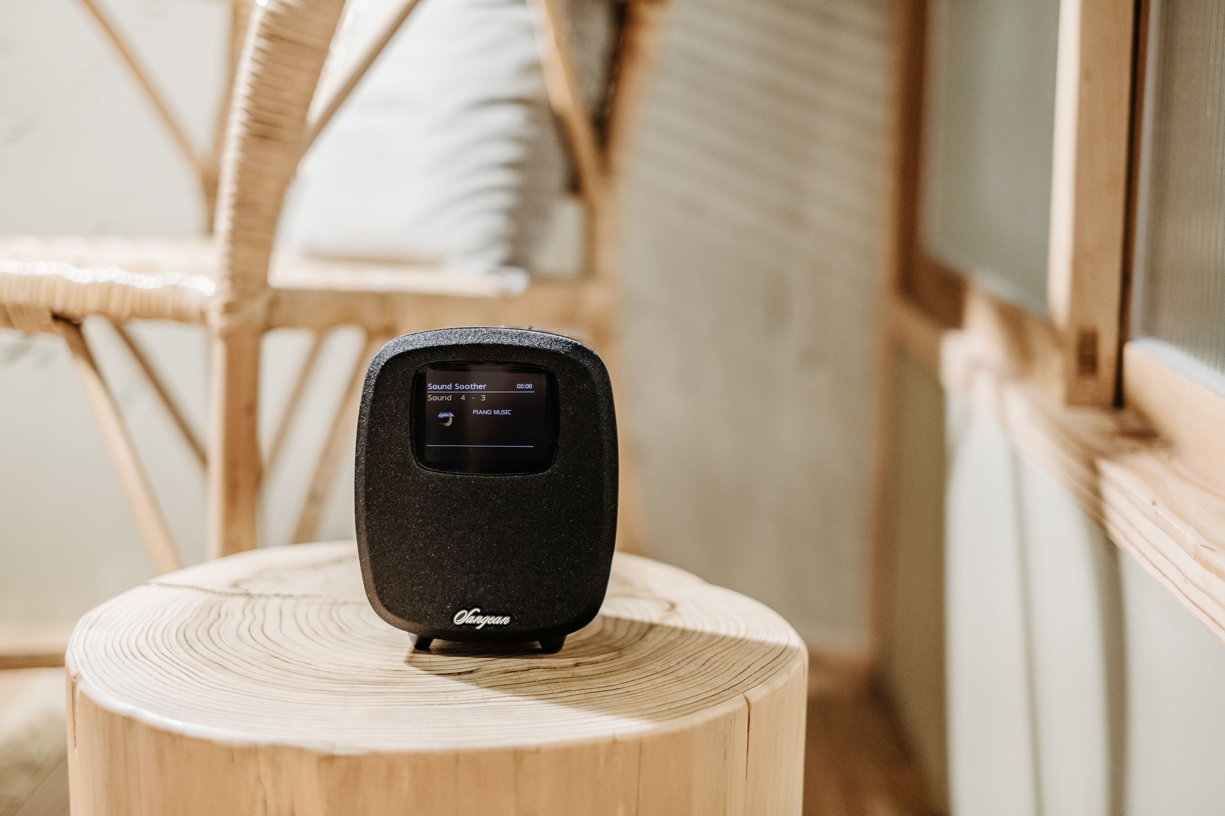 Sangean Uhrenradio »DCR-83«, (A2DP Bluetooth-AVRCP Bluetooth FM-Tuner mit RDS), DAB+, Farbdisplay, Bluetooth, USB zum Aufladen des Smartphones