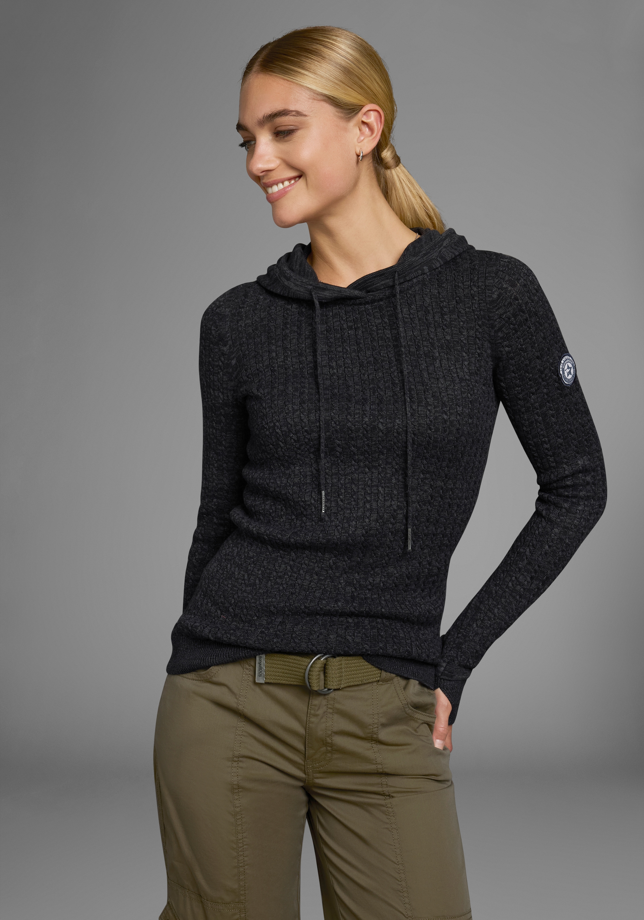 KangaROOS Kapuzenpullover, im feinen Zopf-Strick-Design