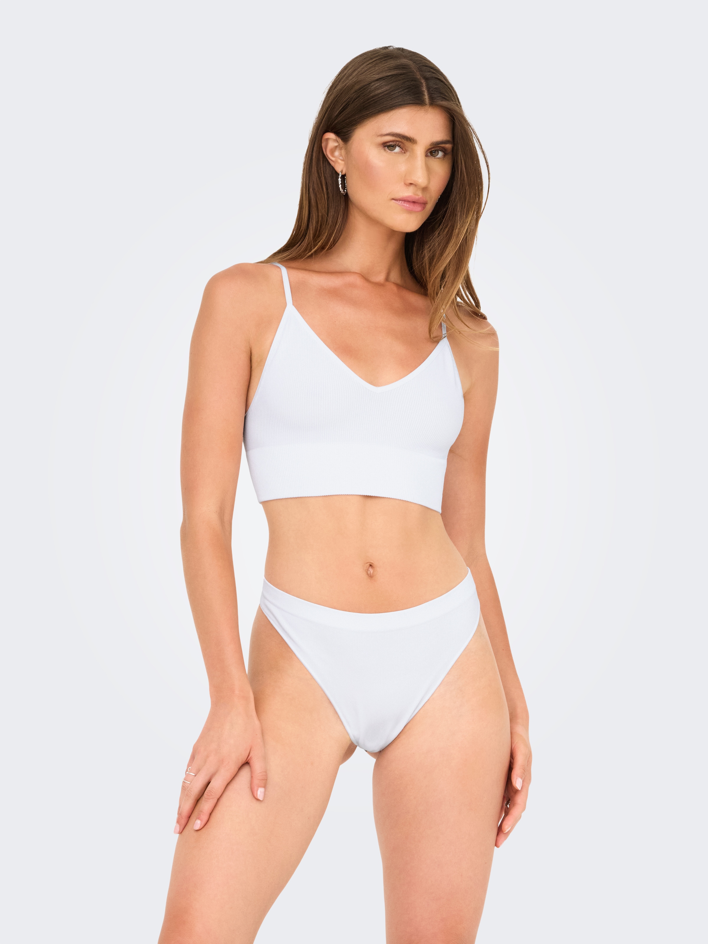 ONLY Bustier »ONLVICKY RIB S-L V-NECK 3-PACK TOP NOOS« Packung, 3 Stk. figurbetont, modisch, Materialmix, Jersey, Spaghettiträger