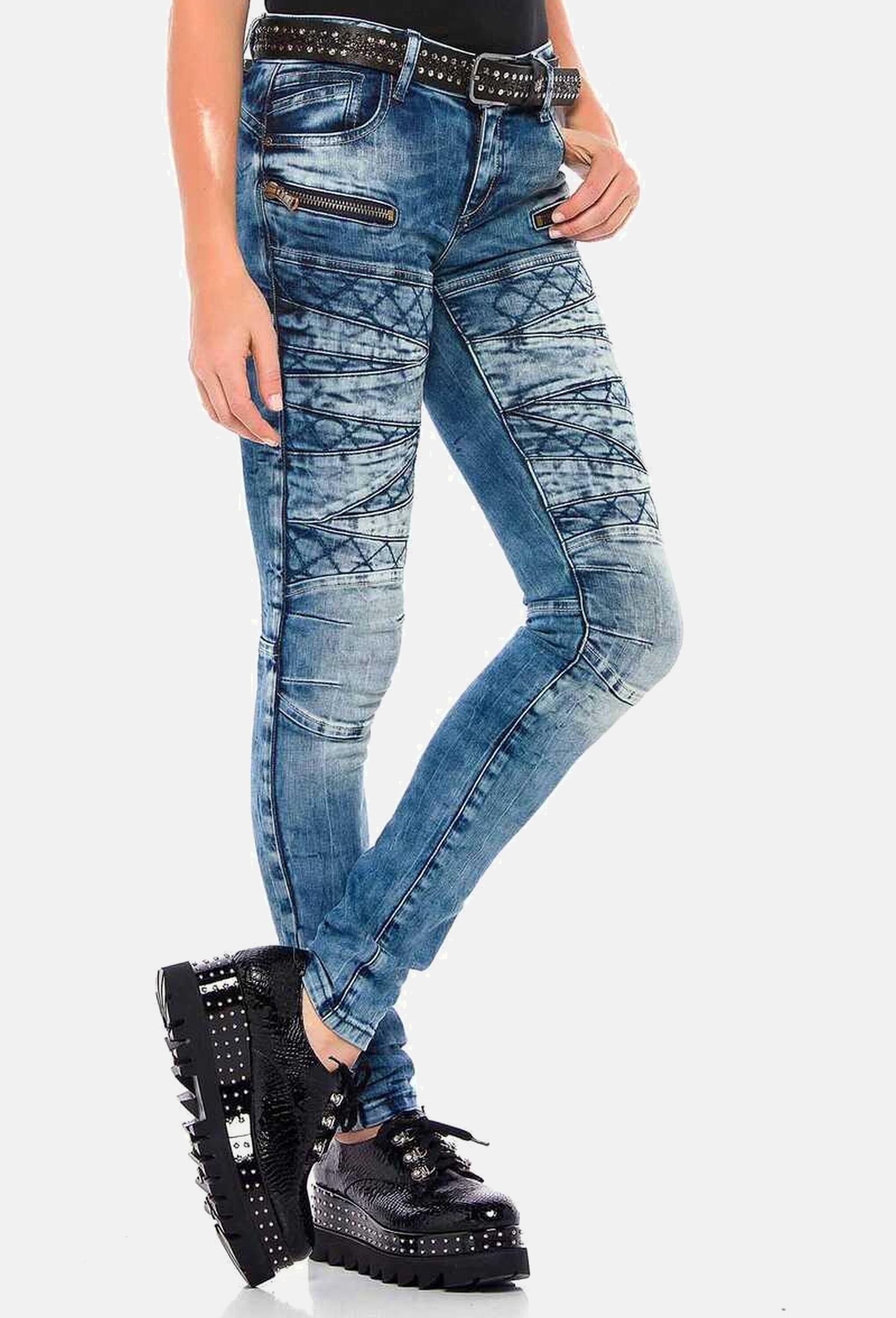 Cipo & Baxx Slim-fit-Jeans »Cipo & Baxx Jeans« mit coolen Stickelementen, WD381