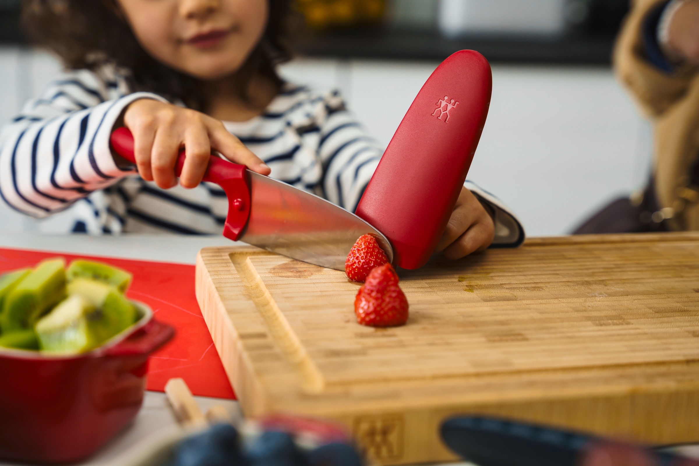 Zwilling Kinderkochmesser »Twinny«, (1 tlg.), abgerundete Klinge, Fingerschutz, für Kinder ab 3 Jahren