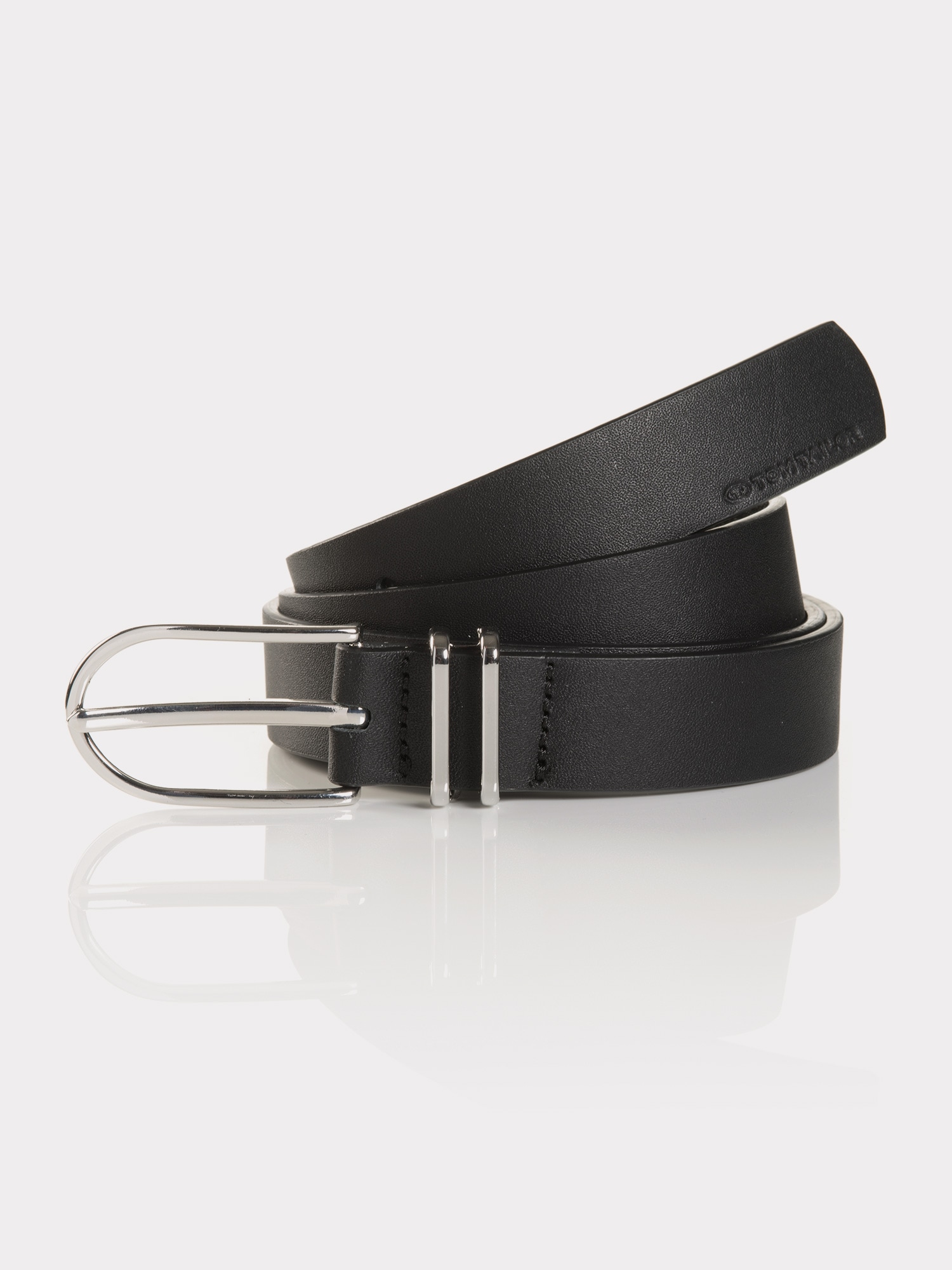 TOM TAILOR Ledergürtel, (1 St.), mit 2,5 cm Breite perfekt für sowohl Casual- als auch Business-Looks
