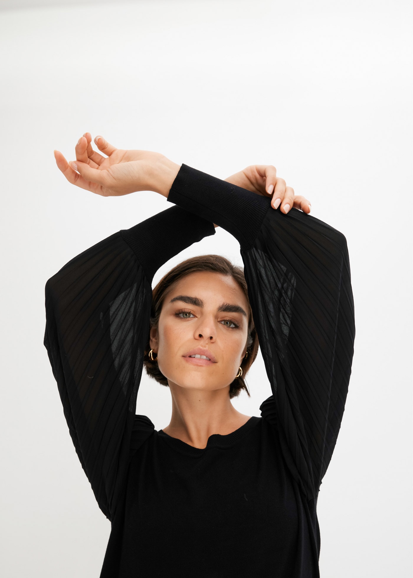 bonprix Strickpullover »Feinstrickpullover aus fließendem Viskose-Mix« aus Viskose-Mix, Loose fit, mit extravaganter Ärmelform