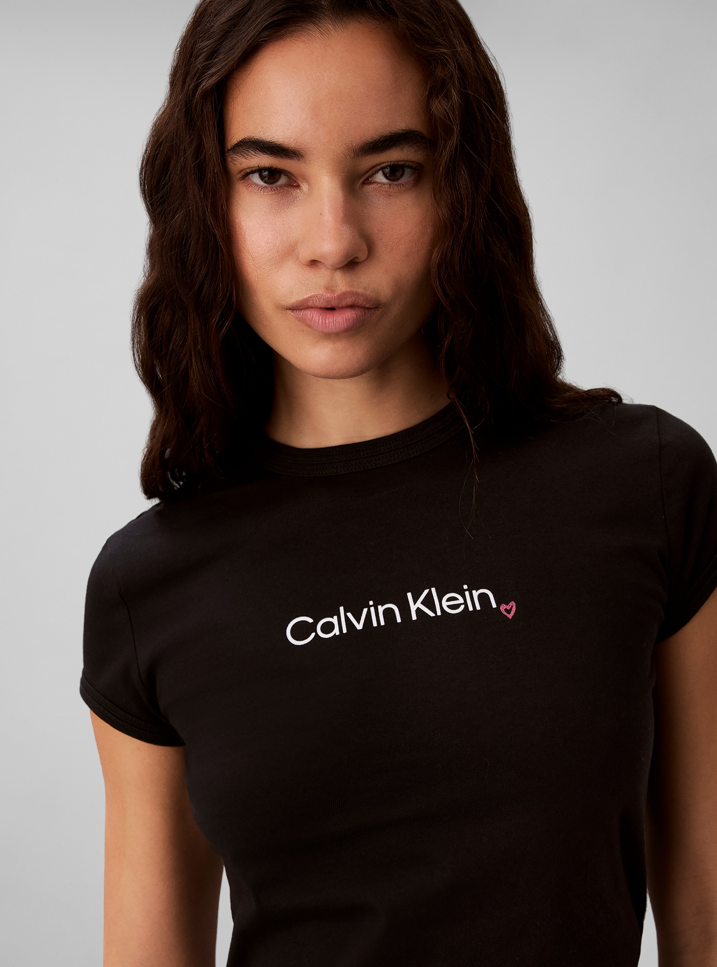 Calvin Klein Jeans T-Shirt »SLIM FIT HEART LOGO TEE« Slim fit, Logoschriftzug