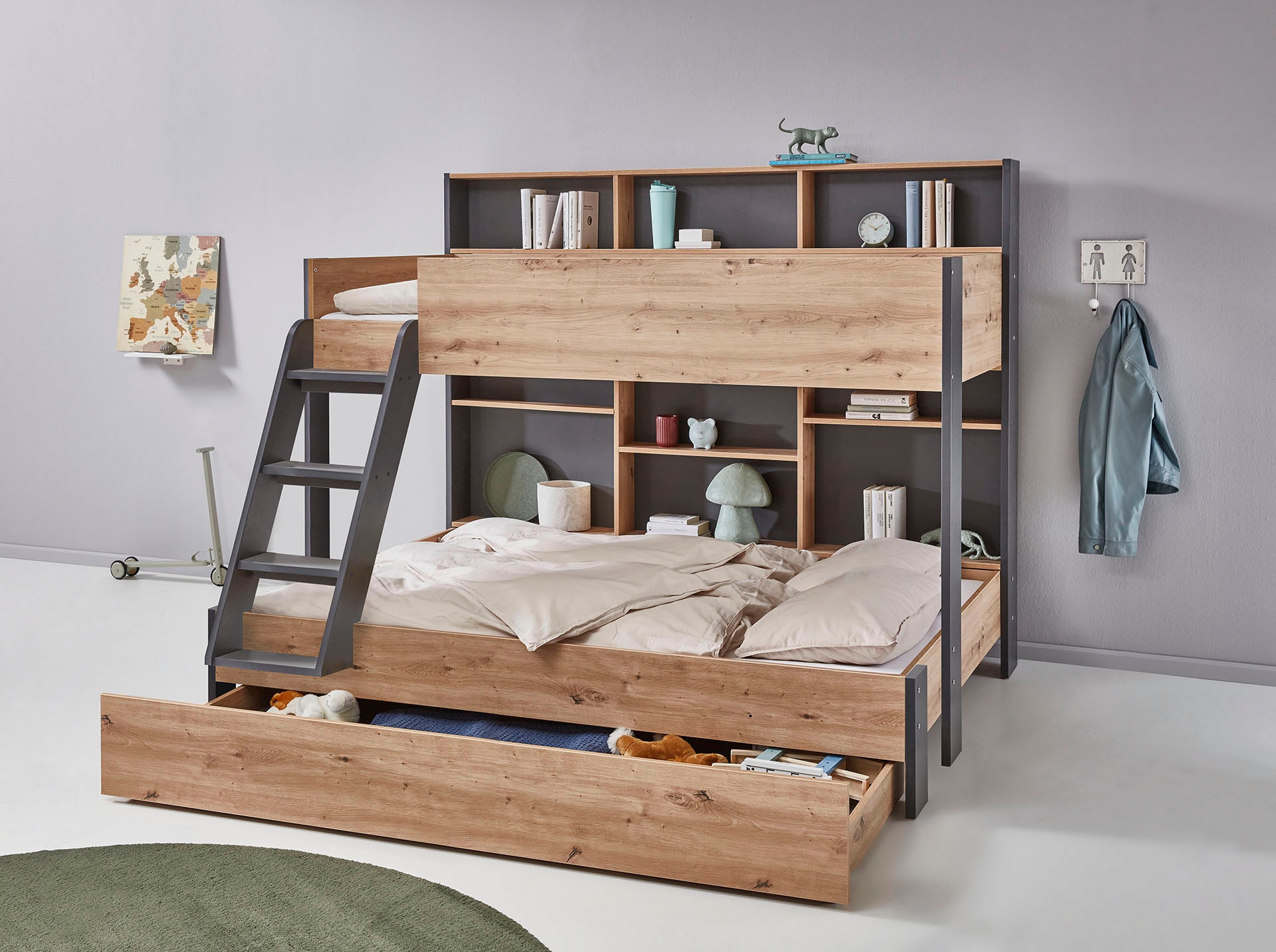 Relita Etagenbett »viel Stauraum, pflegeleichte Melamin Oberfläche, 3 Farben zur Wahl« viele Regalfächer an der Bettrückseite, inkl. Schublade auf Rollen,  viel Stauraum, pflegeleichte Melamin Oberfläche, 3 Farben zur Wahl