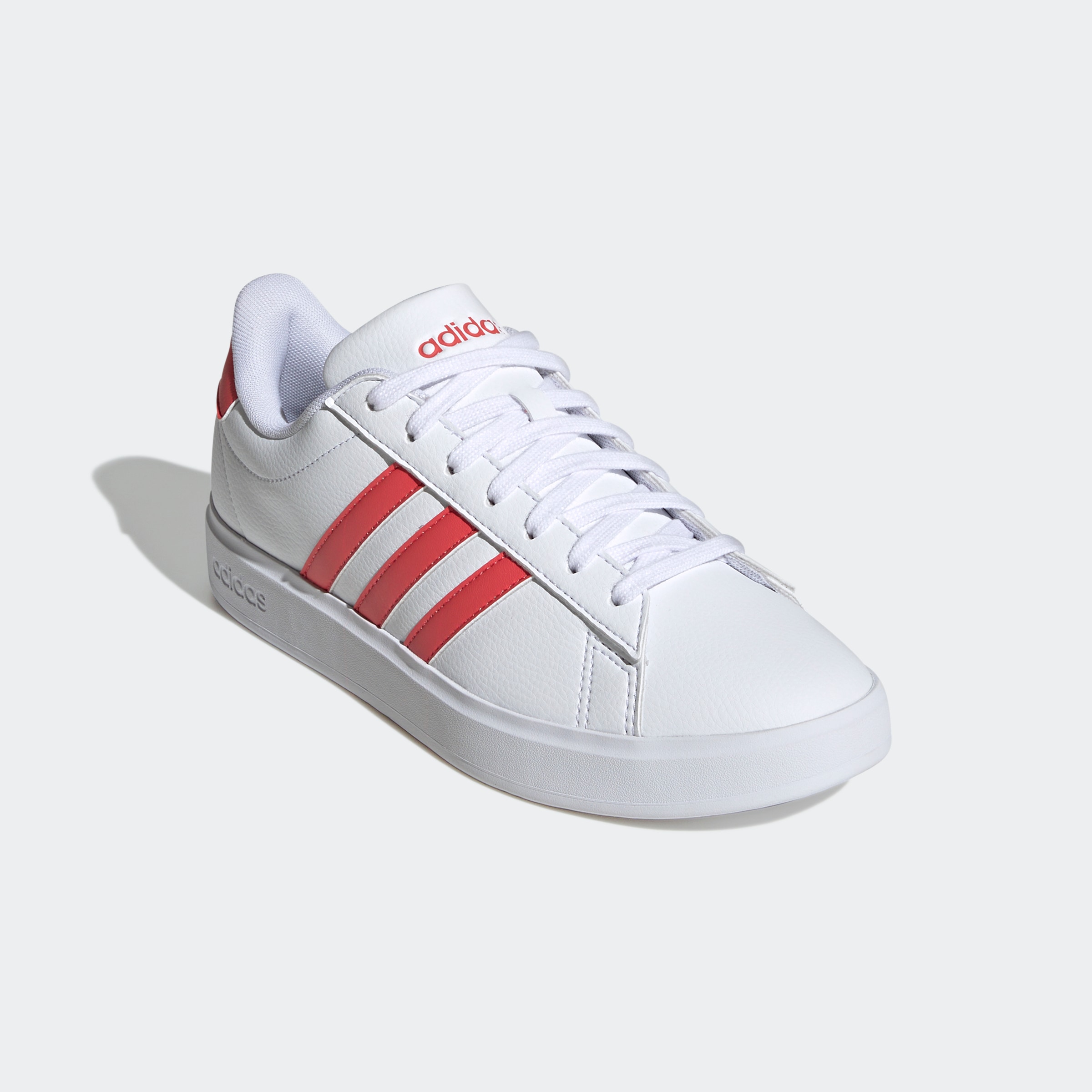 adidas Sportswear Sneaker »GRAND COURT CLOUDFOAM LIFESTYLE COURT COMFORT«, Design auf den Spuren des adidas Superstar
