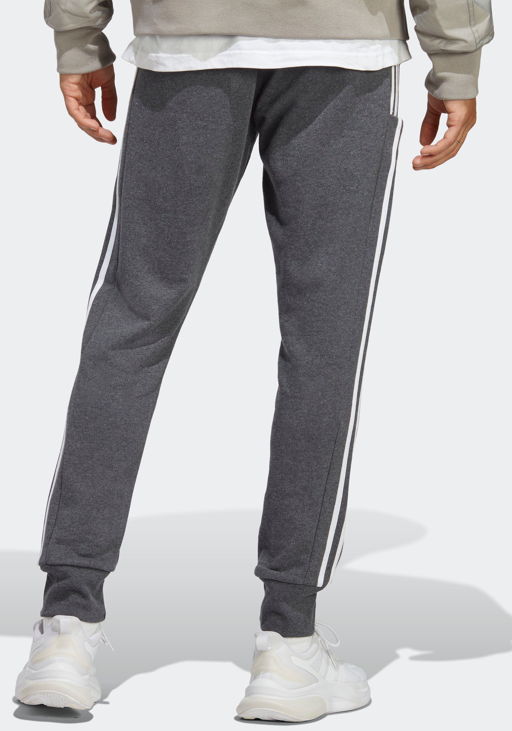 adidas Sportswear Sporthose »ESSENTIALS FRENCH TERRY TAPERED CUFF 3STREIFEN HOSE«, (1 tlg.), weiche Jogginghose
