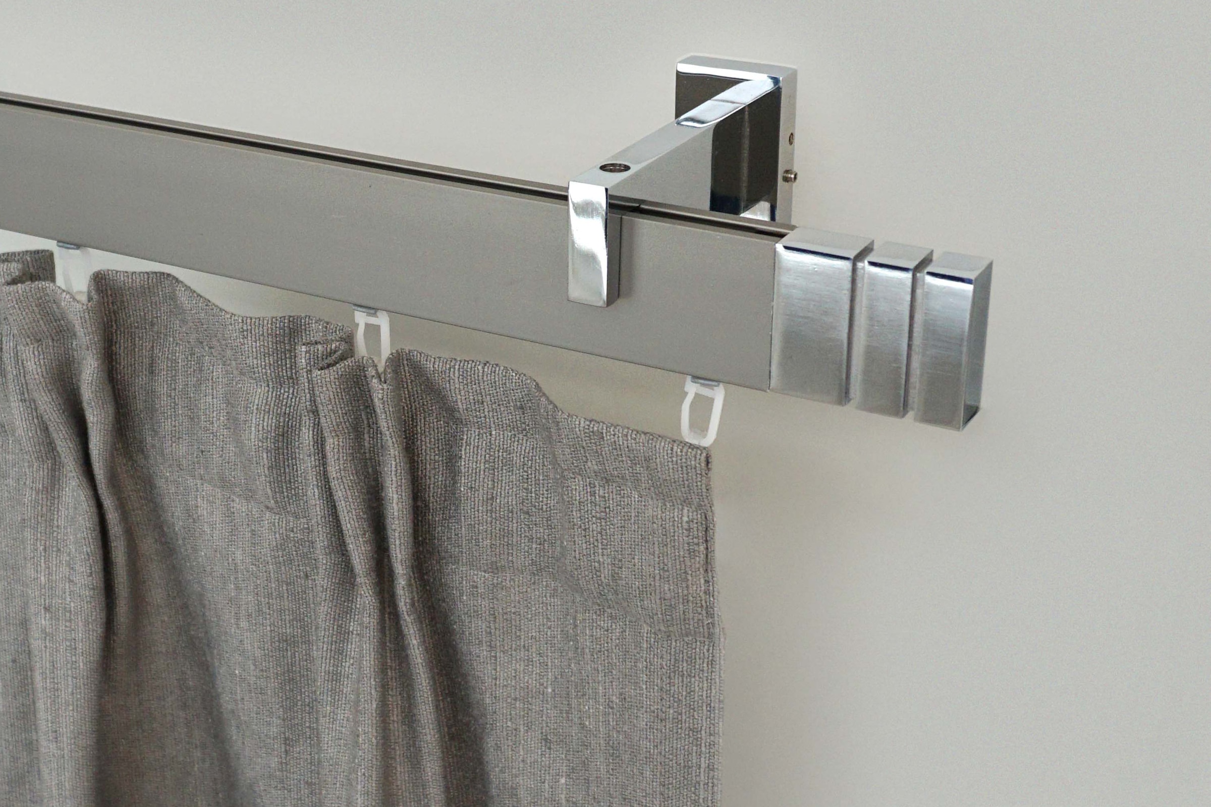 GARESA Gardinenstange "FLAT" 1 läufig-läufig Wunschmaßlänge Rechteckprofil, Wandmontage, perfekter Lauf, modern, verlängerbar