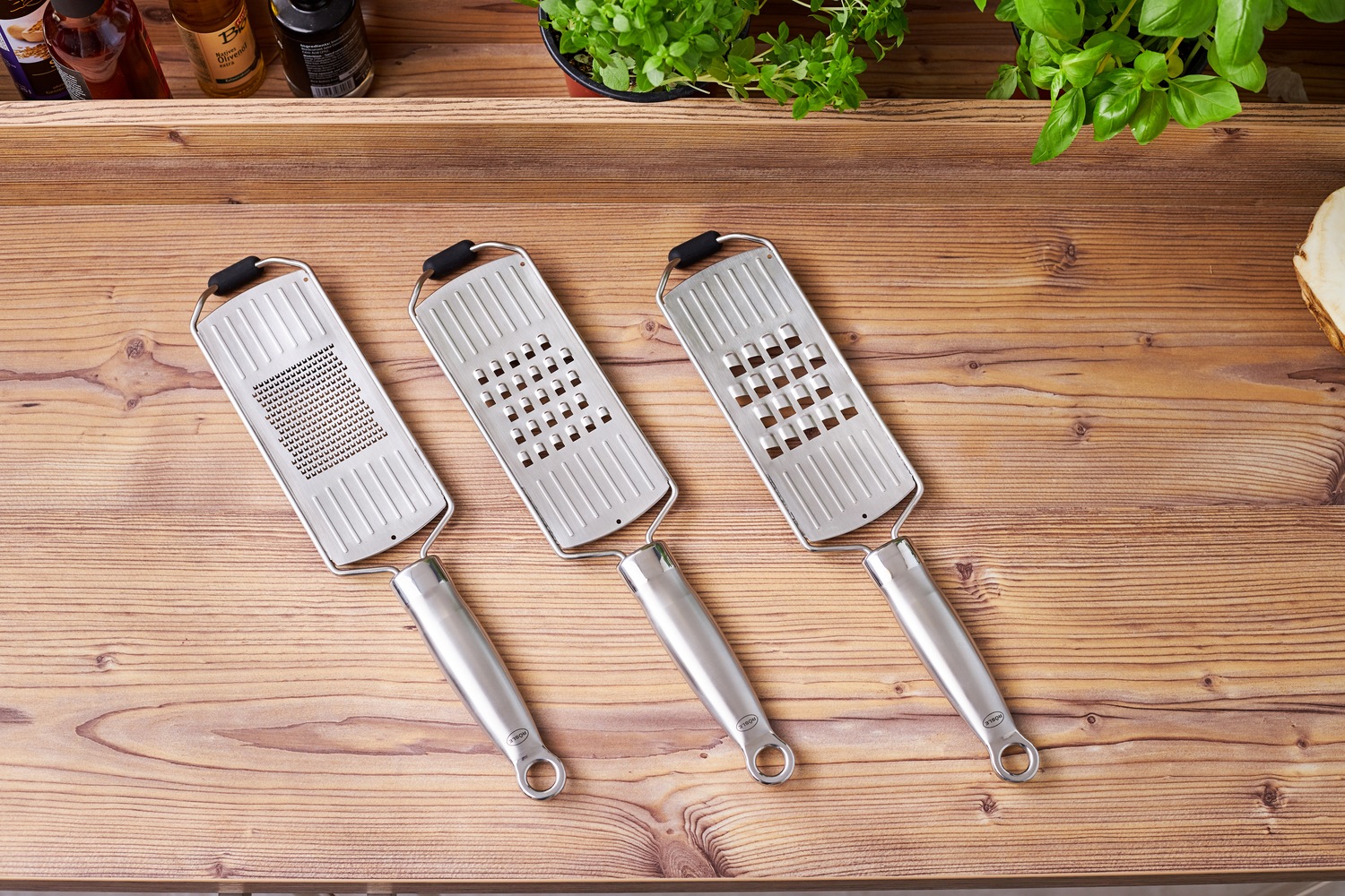 RÖSLE Küchenreibe, (1 St.), Feinreibe für Parmesan, Gewürze und Zitrone, mit ergonomischem Griff