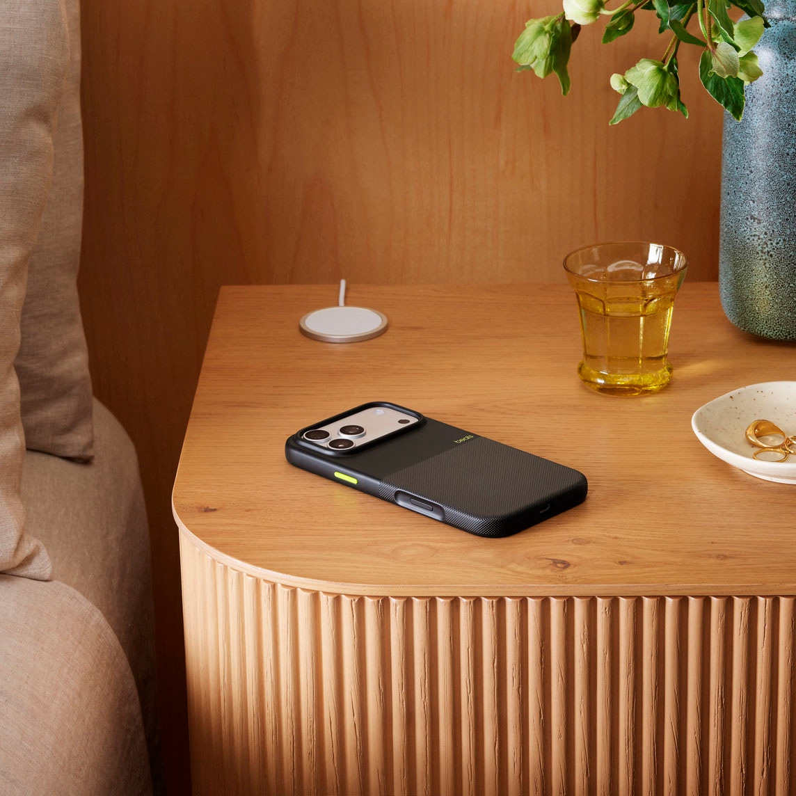 Apple Smartphone-Hülle »iPhone 17 Pro Max Rugged Case mit MagSafe und Kamerasteuerung« Apple iPhone 17 Pro Max 17,5 cm (6,9 Zoll)