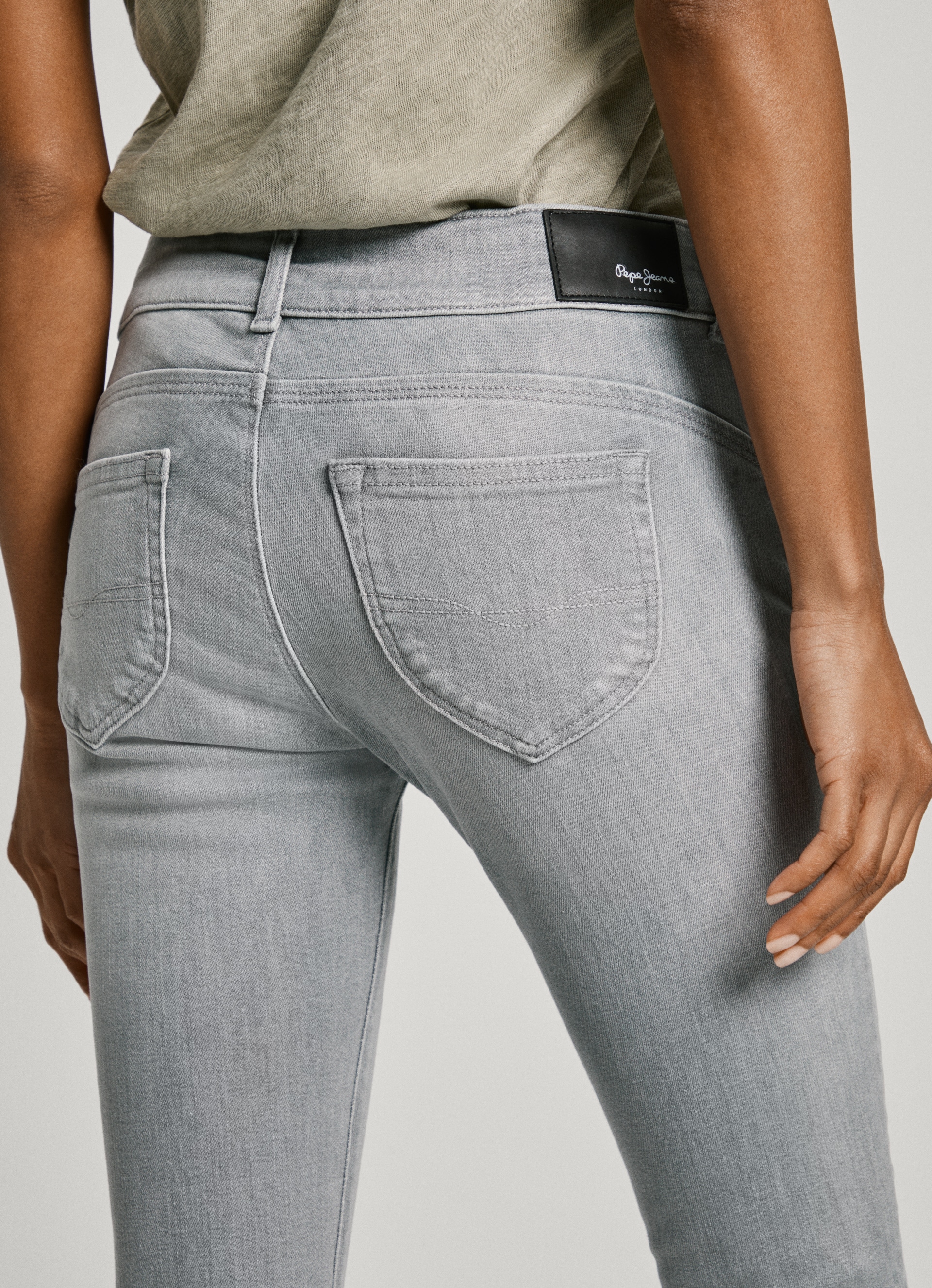 Pepe Jeans Slim-fit-Jeans »SLIM JEANS LW, mit niedriger Leibhöhe«