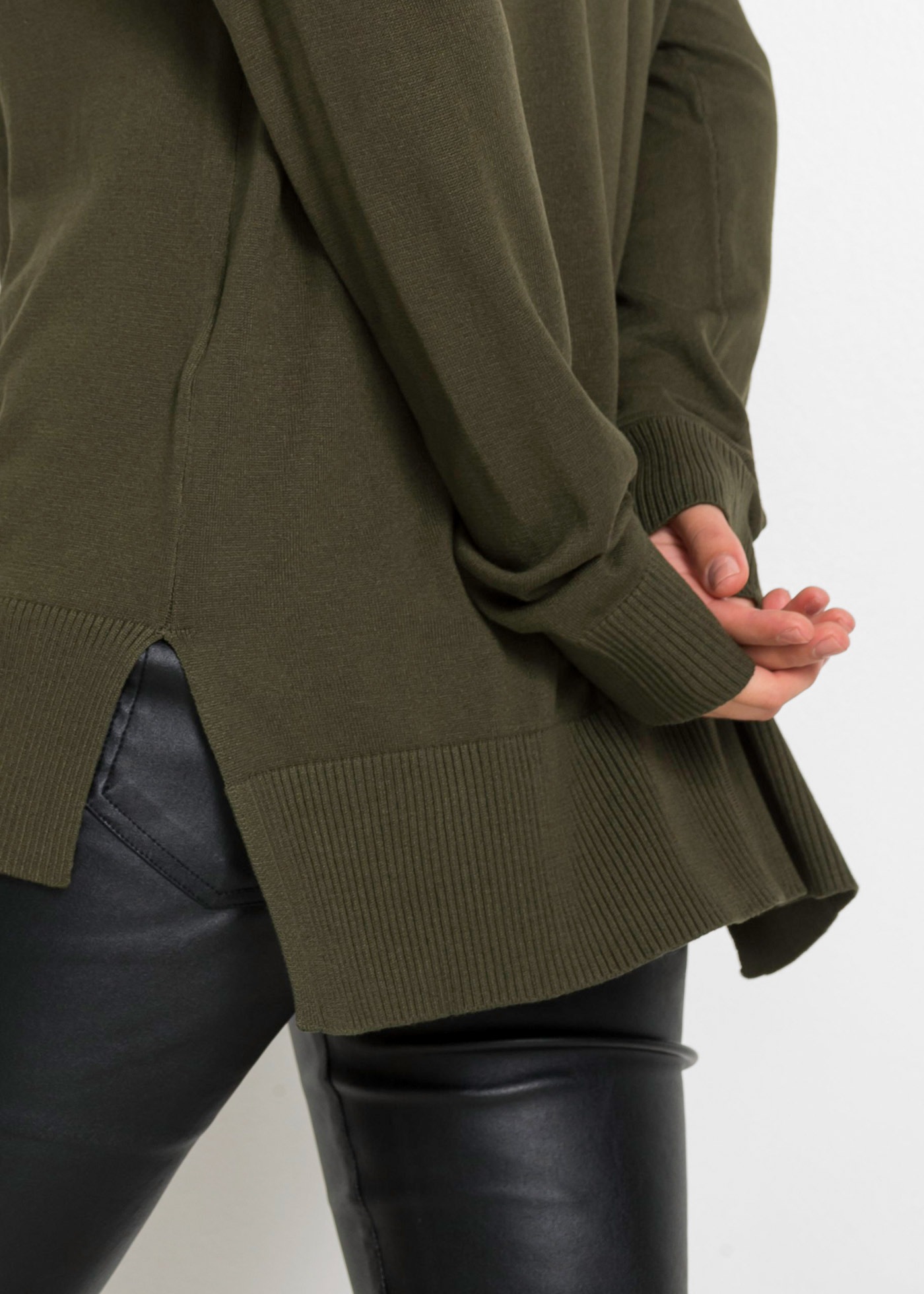 bonprix Strickpullover Viskose-Feinstrick, oversized, Seitenschlitze, hinten länger
