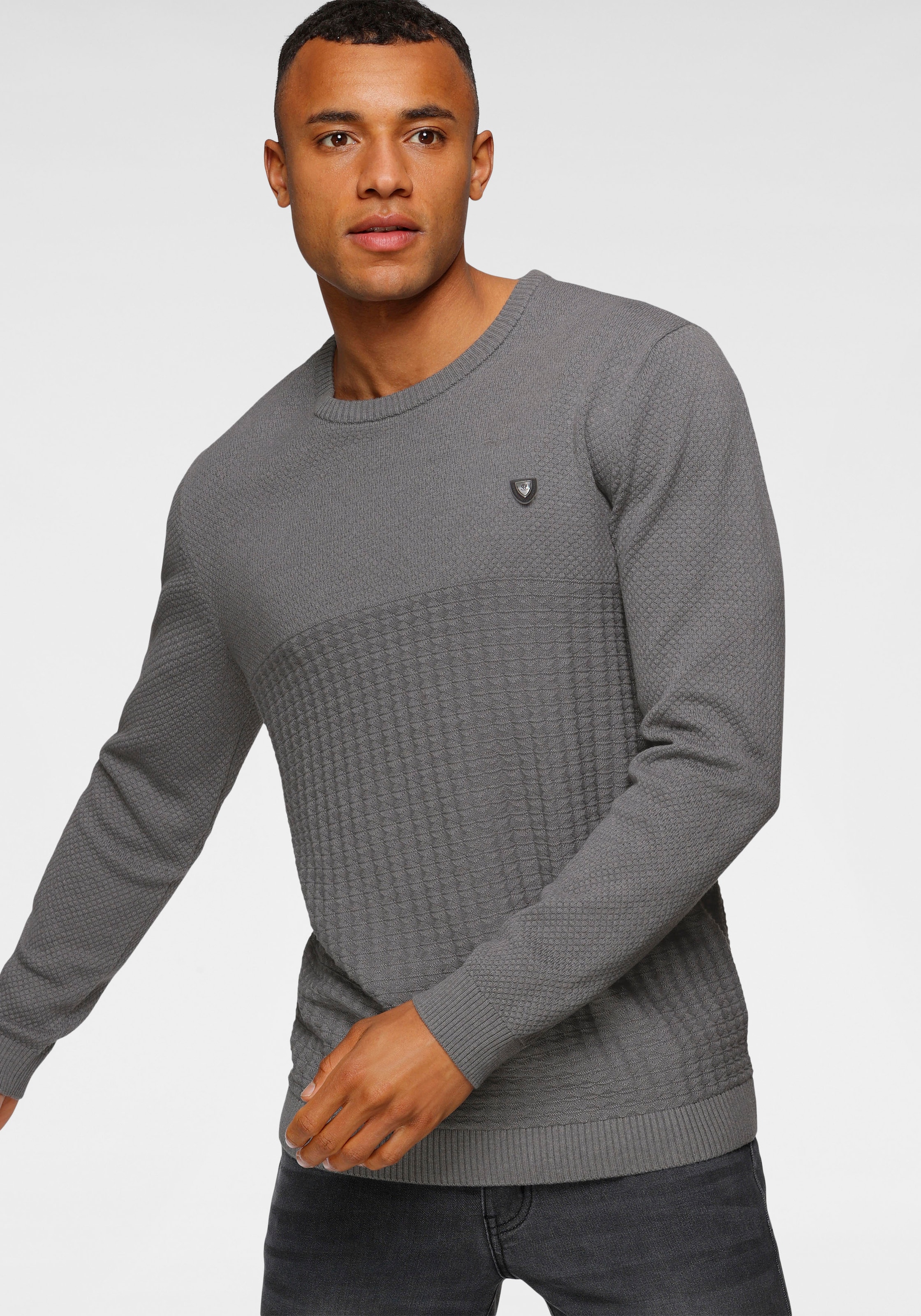 Bruno Banani Strickpullover, mit modischer Struktur