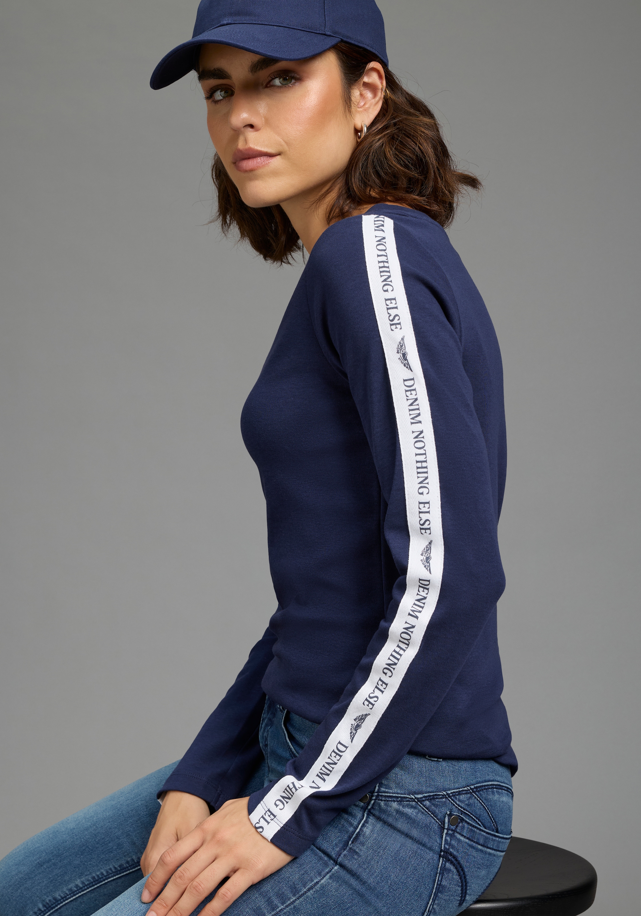 Arizona Langarmshirt langärmelig,  figurbetont,  unifarben mit Farbeinsätzen