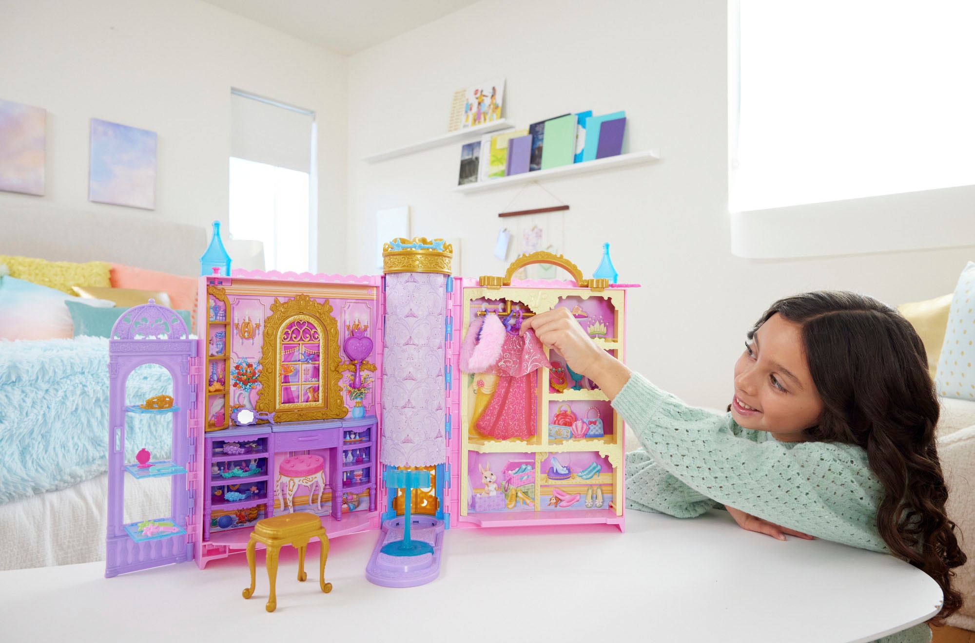 Mattel® Puppenkleiderschrank »Disney Princess - Bereit für den Ball-Schrank«, mit Kleidung, Zubehörteilen und Aufbewarhung