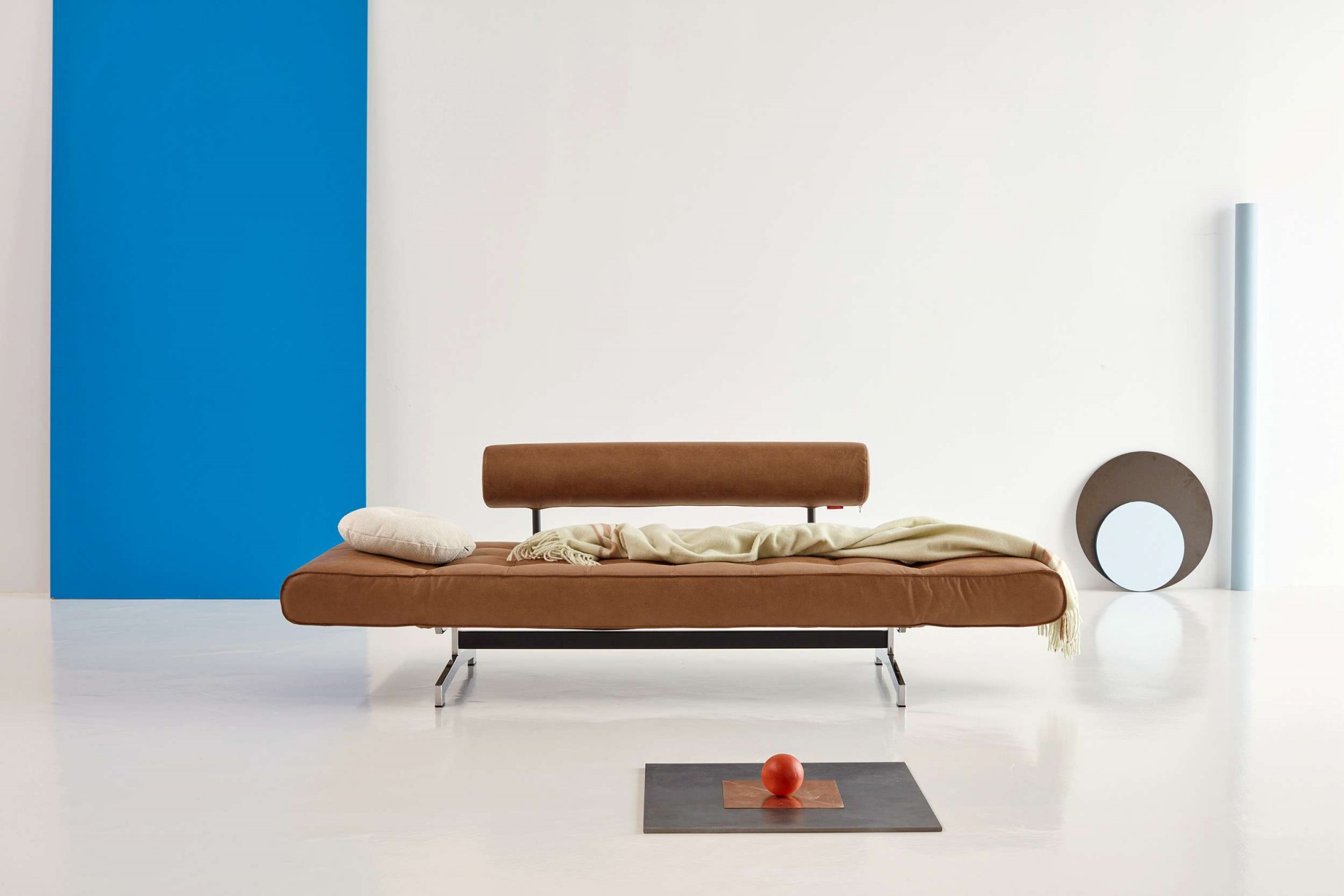 INNOVATION LIVING ™ 3-Sitzer »Ghia Schlafsofa, Multi-Wohlfühlsofa, Designfuß«, eine große Liegefläche mit geringer Stellfläche, beidseitig abklappbar