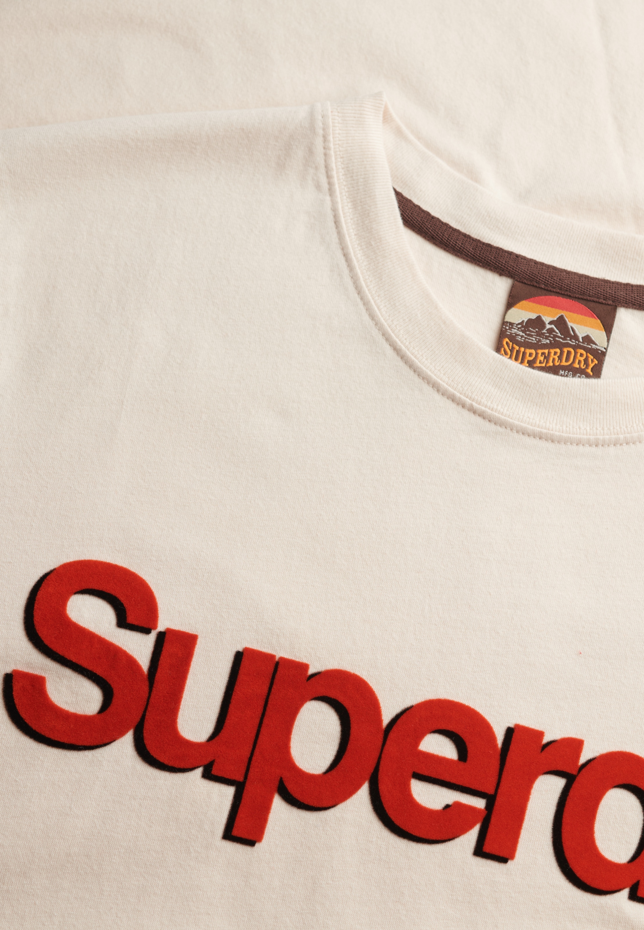 Superdry Rundhalsshirt »CLASSIC CORE LOGO SHADOW TEE«