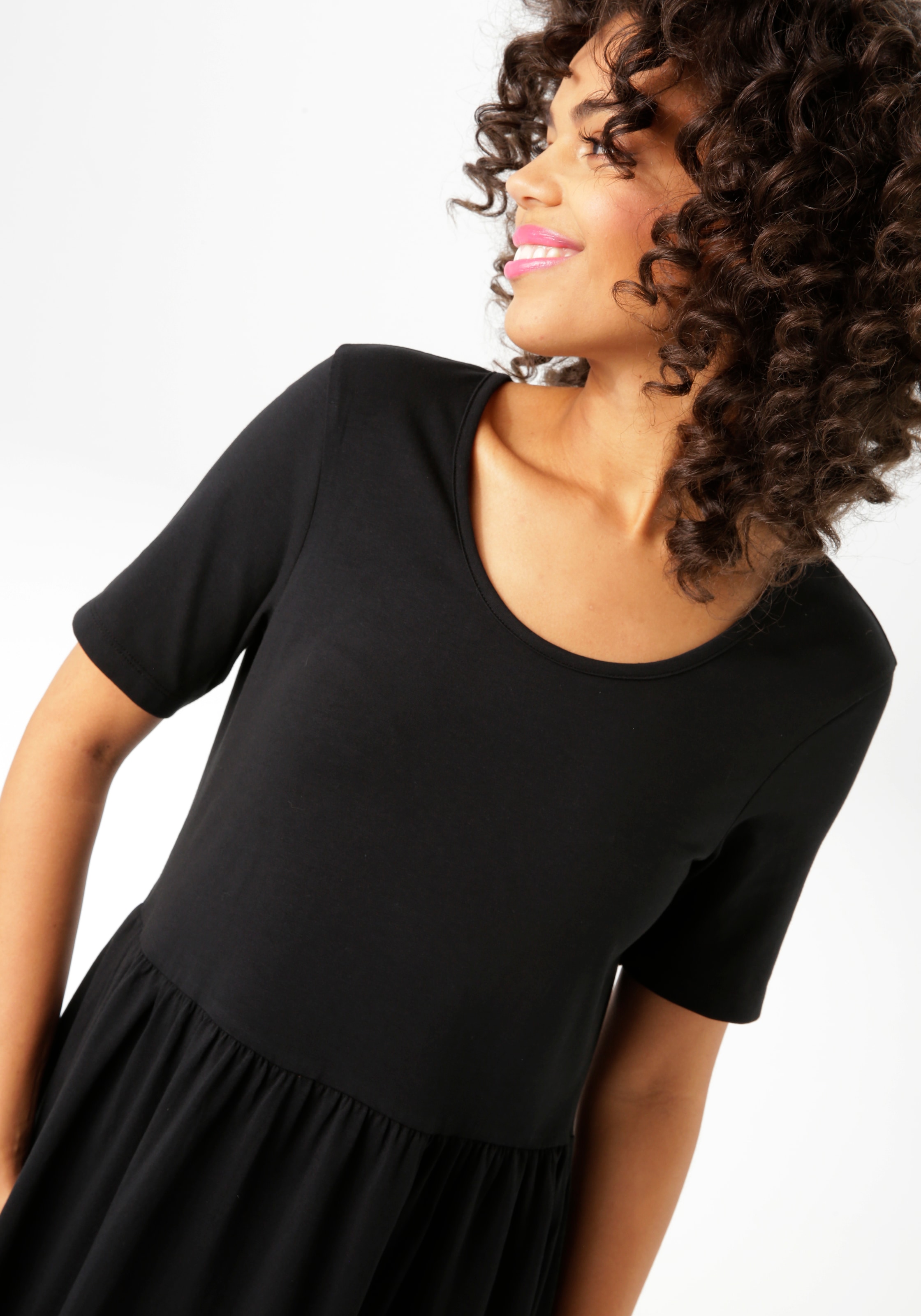 Aniston CASUAL Sommerkleid, in trendiger Farbpalette