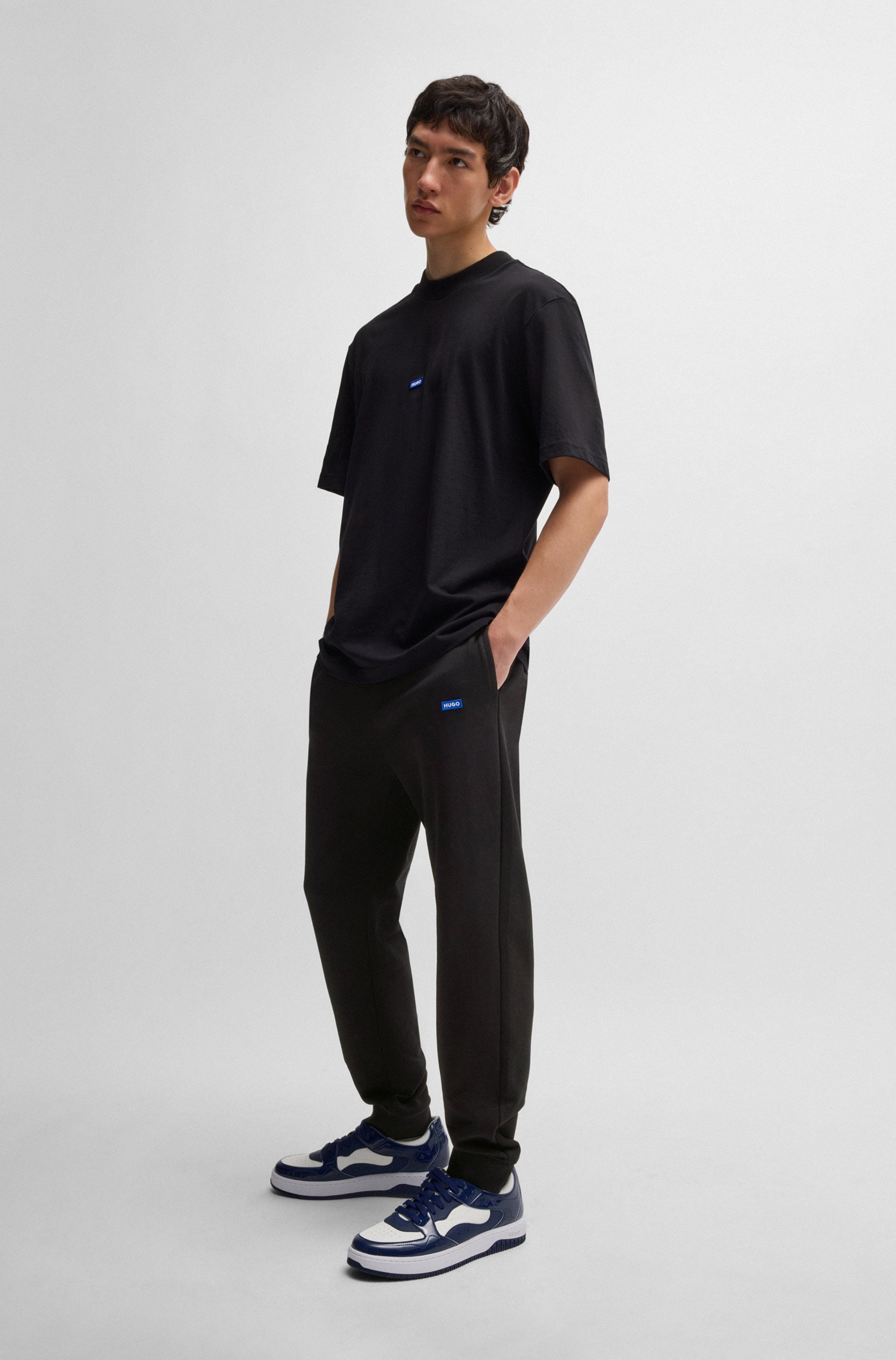 HUGO Blue Jogginghose »Napin«, mit kleinem Logo-Patch