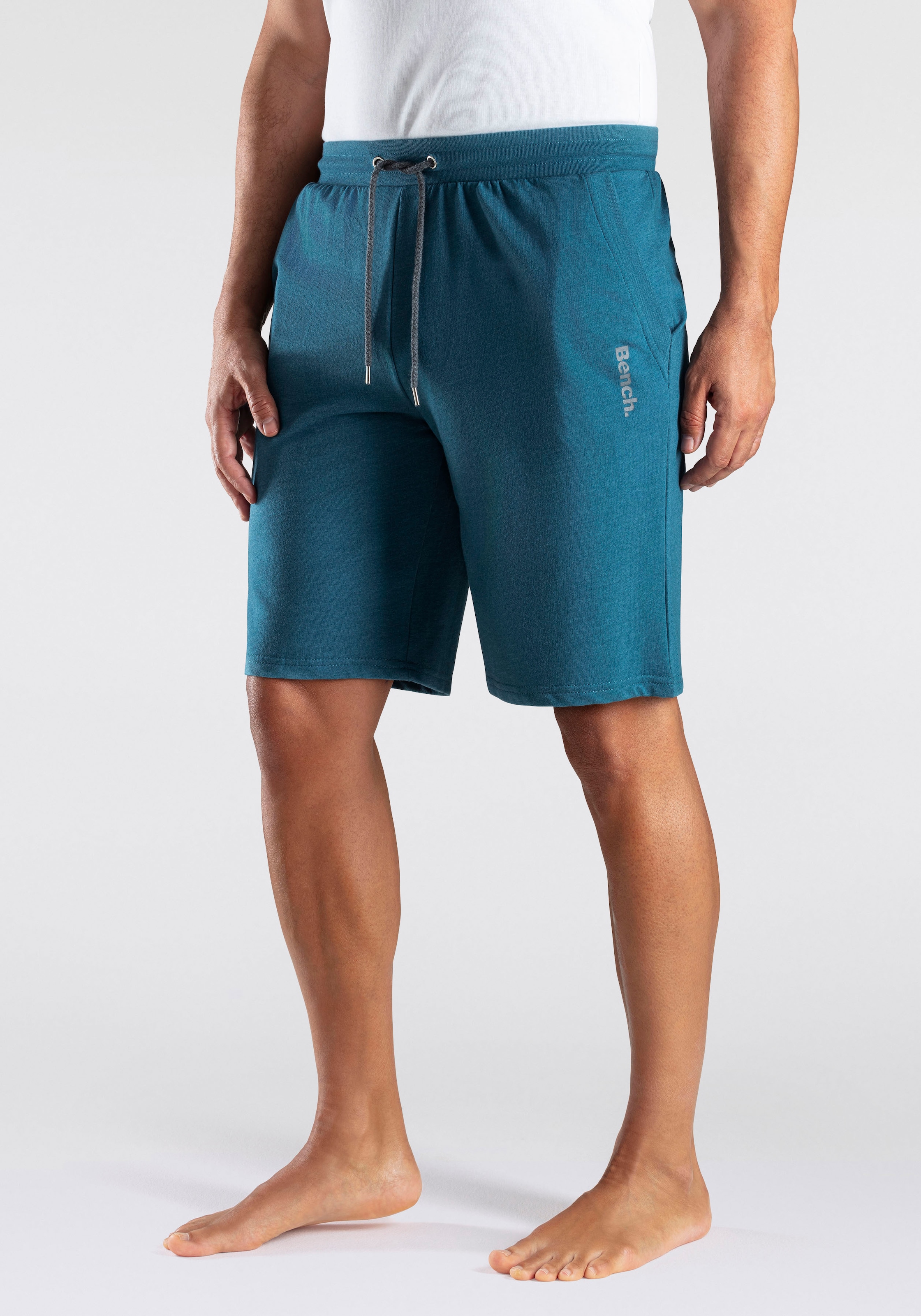 Bench. Loungewear Sweatshorts, mit seitlichen Taschen