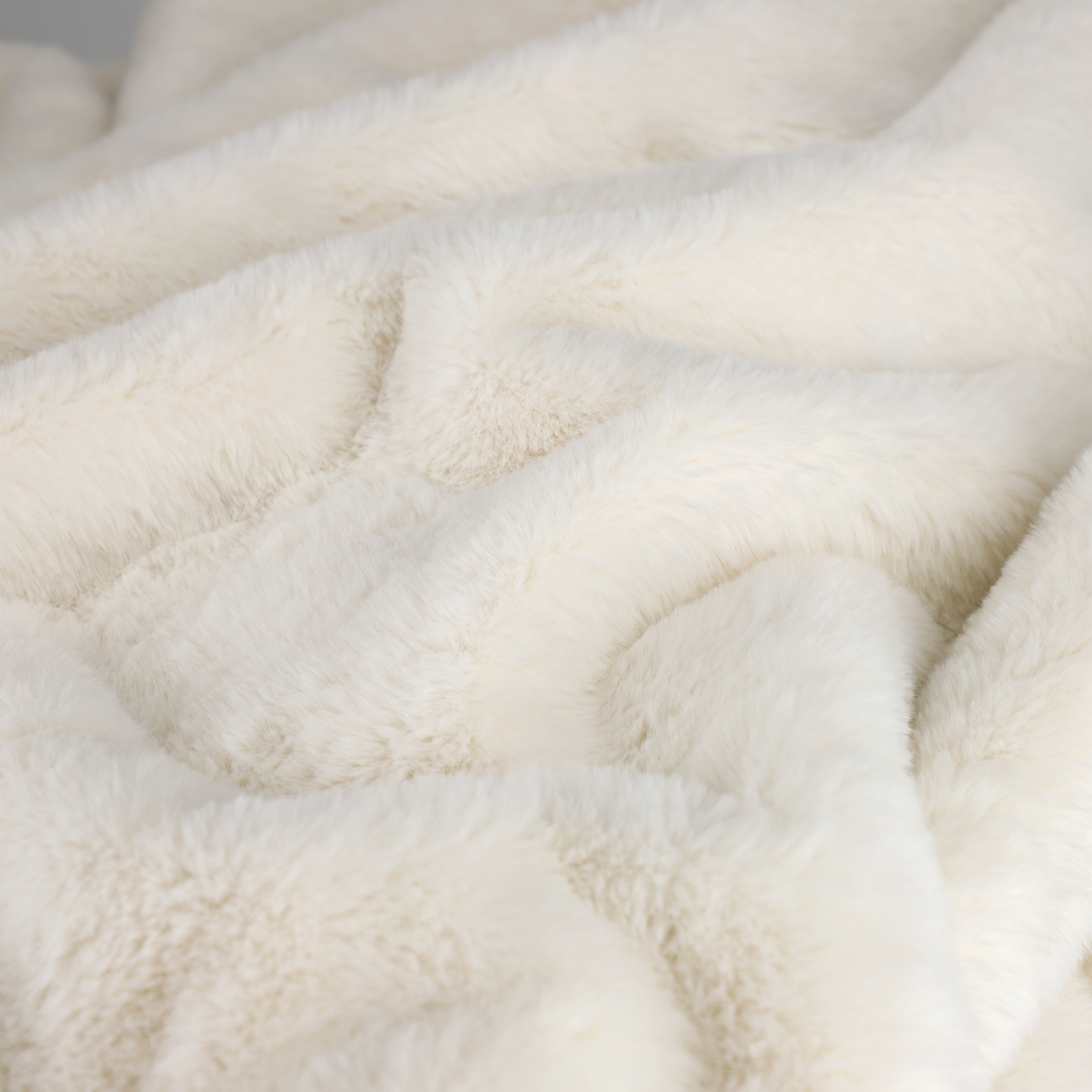 SCHÖNER WOHNEN-Kollektion Wohndecke »Chic« aus kuschligem Kunstfell