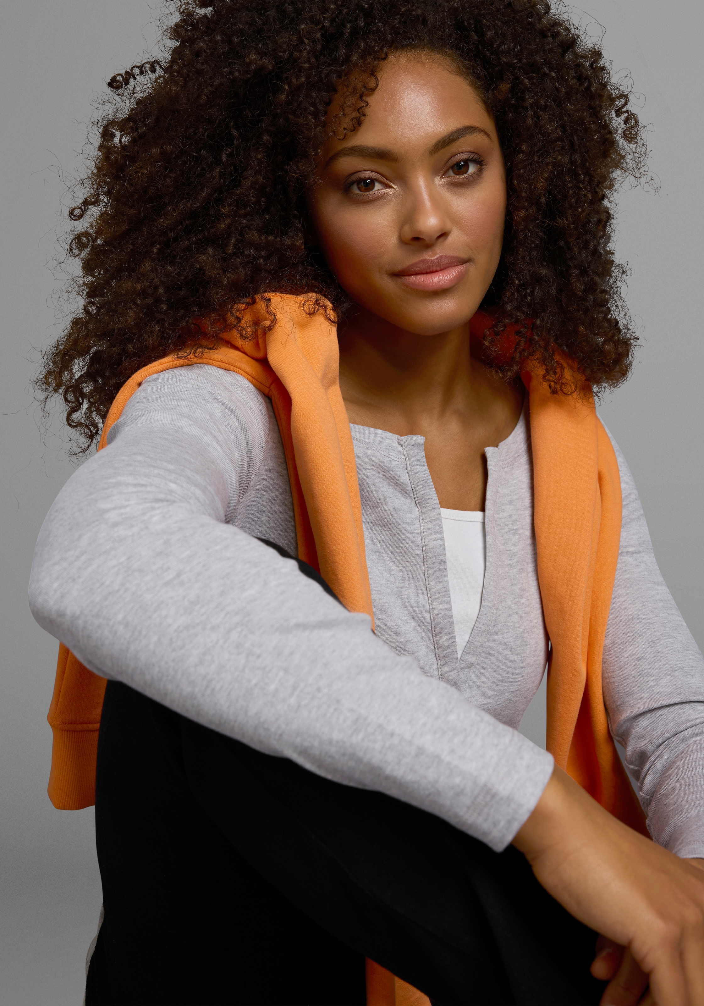 Flashlights 2-in-1-Langarmshirt, figurbetonte Passform, Rundhalsausschnitt, elastisches Material