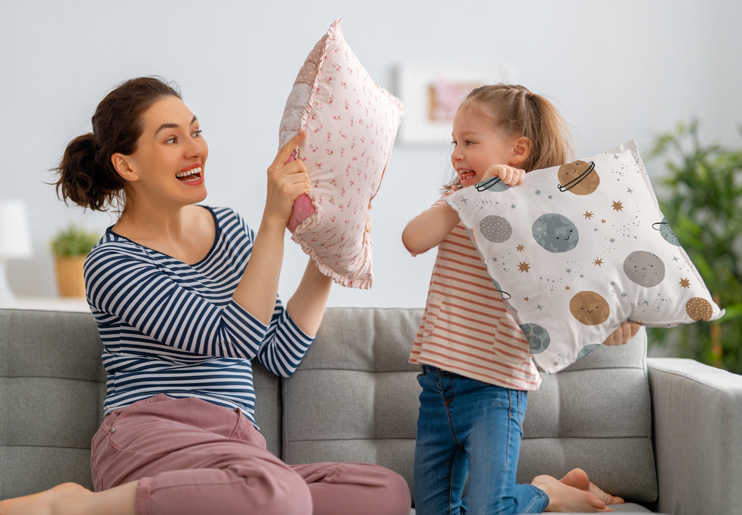 queence Dekokissen »Sternensystem«, Kissenhülle mit HD Premium Druck, geruchsneutral, 40x40cm