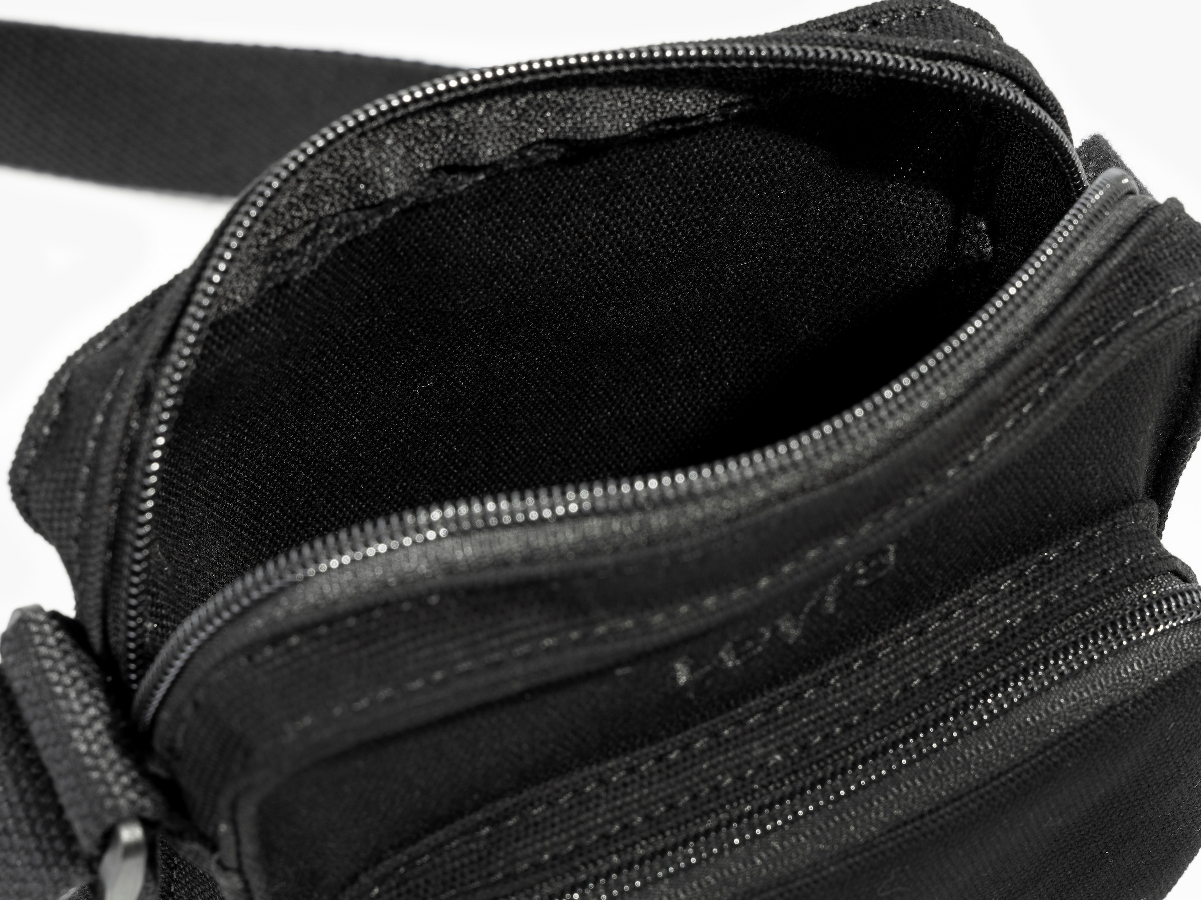 Levi's® Umhängetasche »SMALL NS ZIP CROSSBODY«