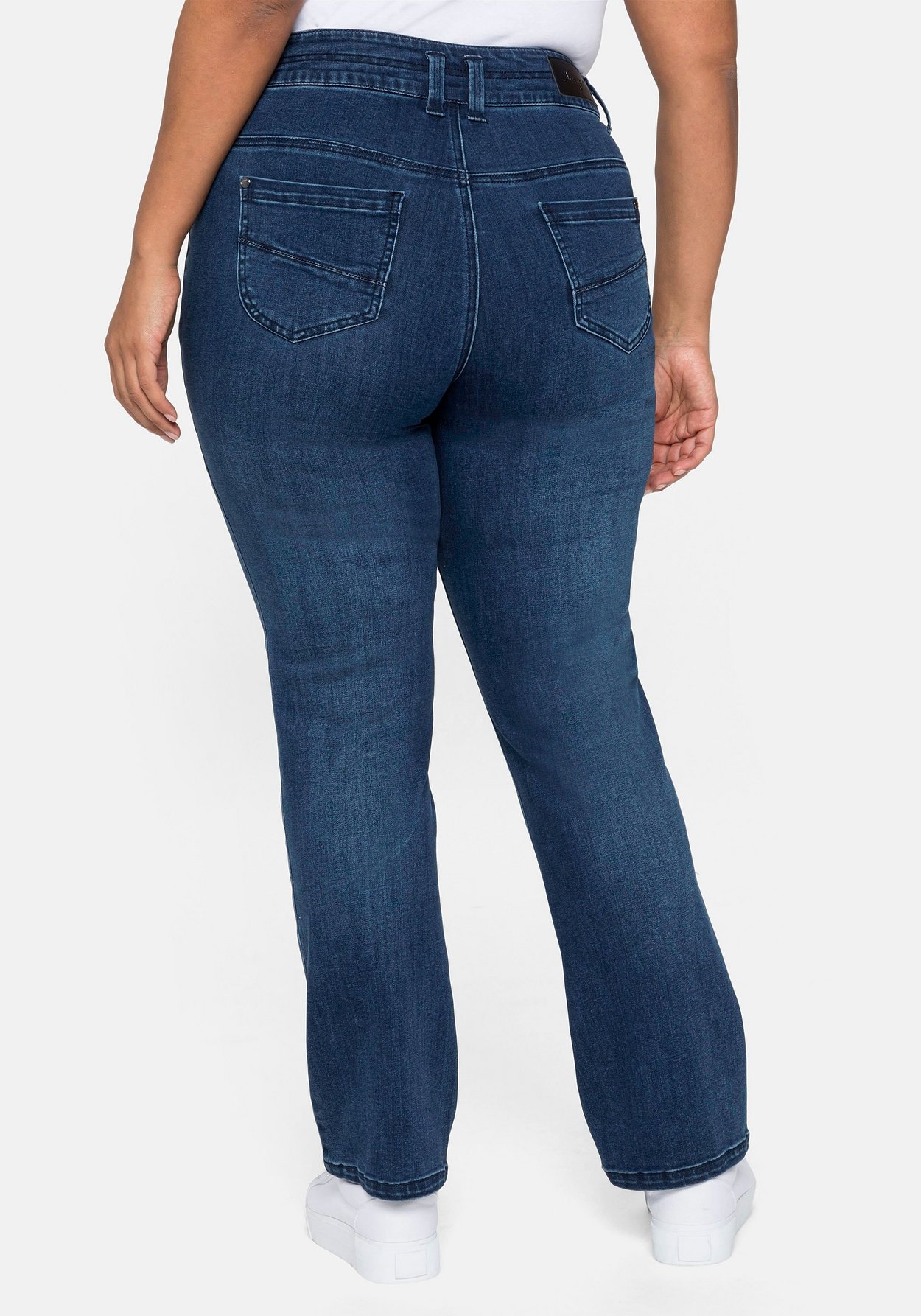 Sheego Gerade Jeans »Jeans MANUELA für eine schmale Taille und kräftige Oberschenkel«