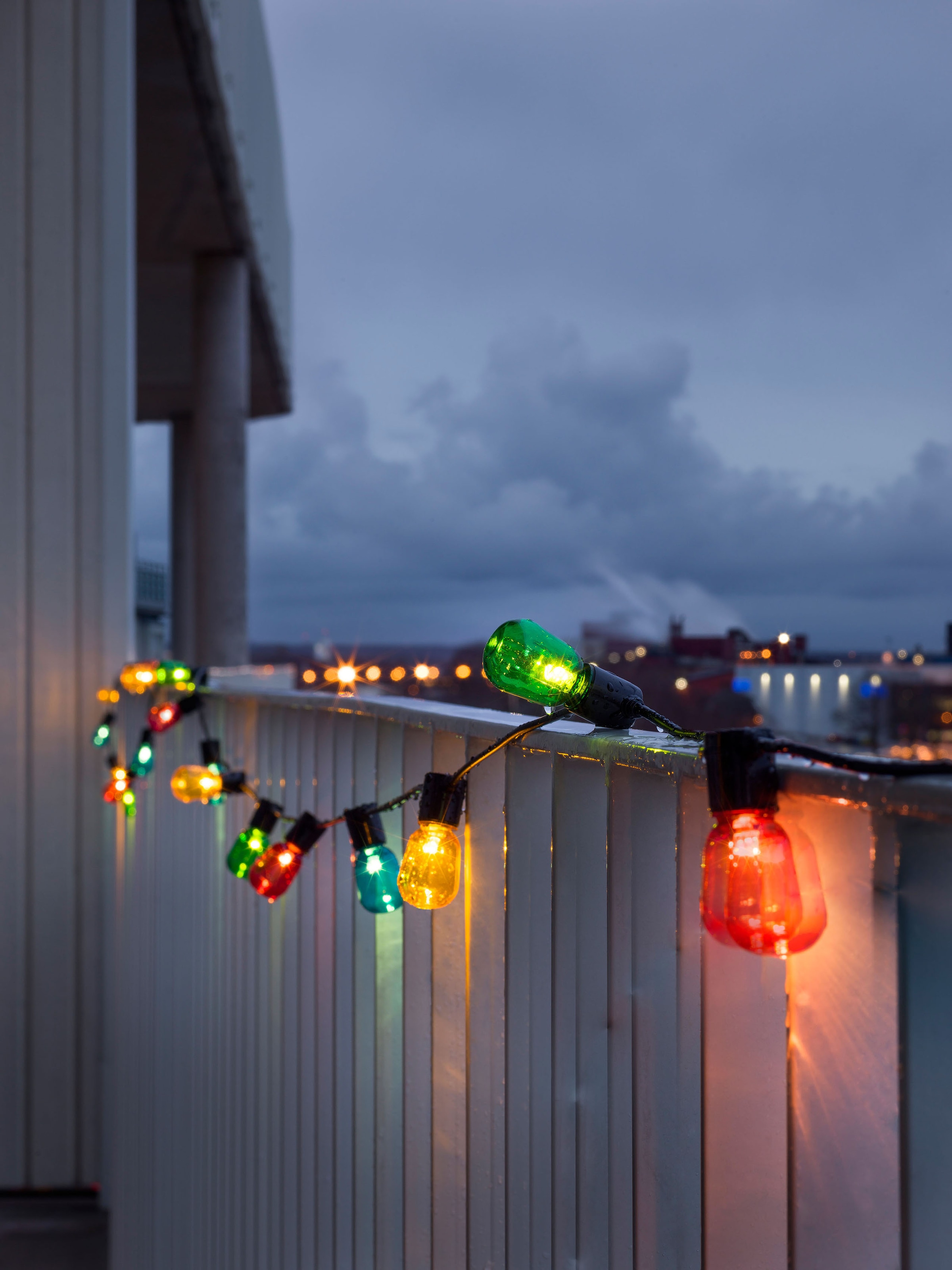 KONSTSMIDE LED-Lichterkette »Weihnachtsdeko aussen«, 20 St.-flammig, LED Biergartenkette, bunt, 20 bunte Birnen / 40 warm weiße Dioden