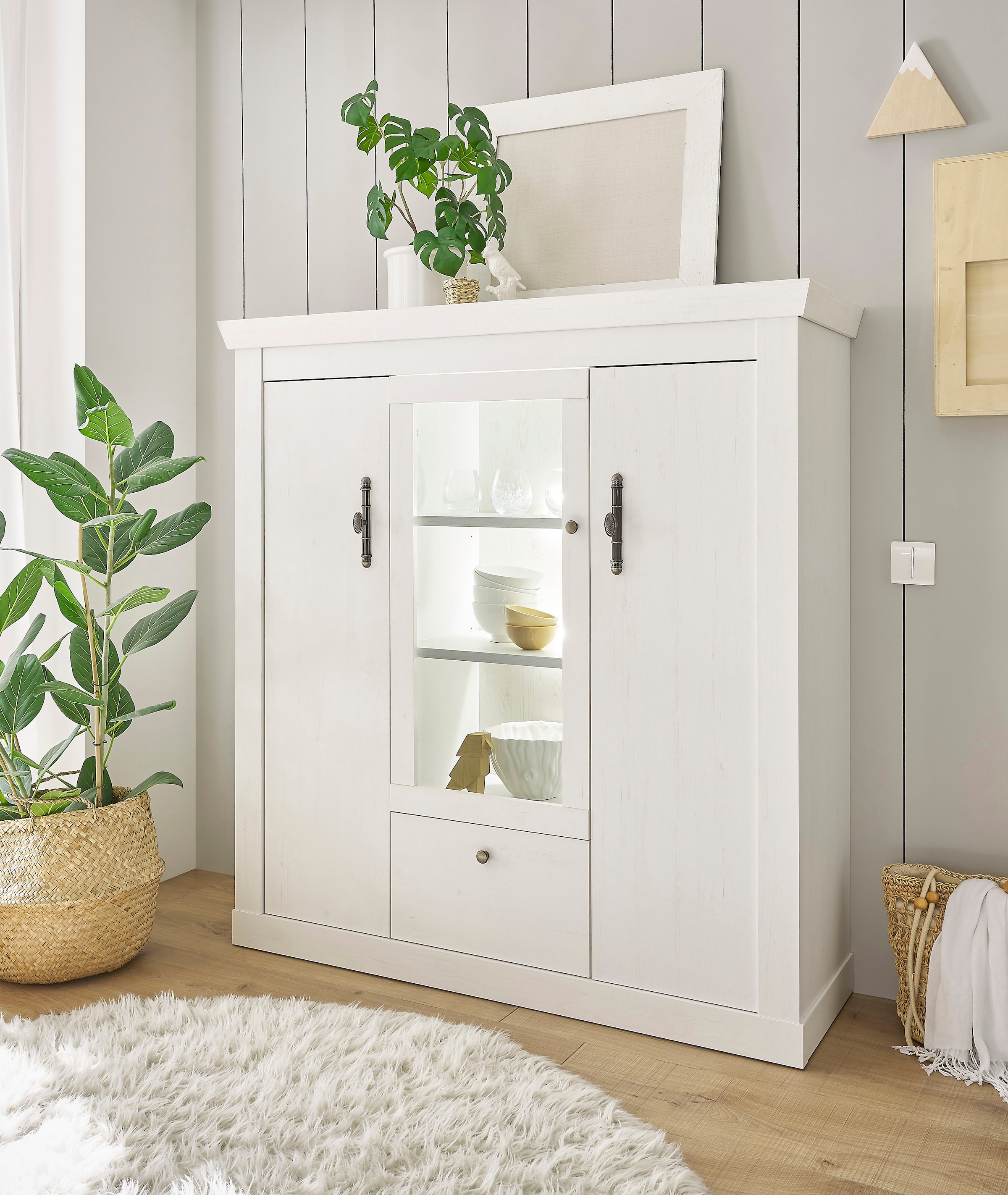 Highboard »RAVENNA«, im romantischen Landhausstil, Griffe aus Metall, Höhe 146 cm