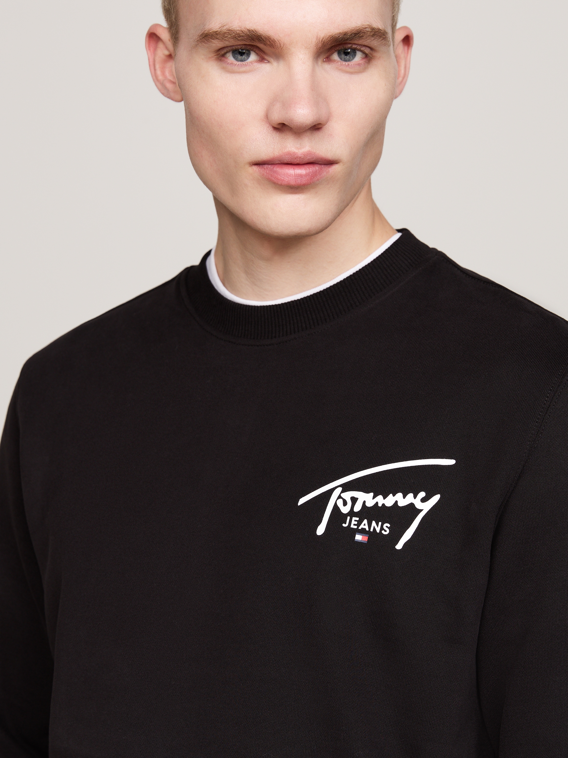 Tommy Jeans Plus Sweater »TJM REG ENTRY GRAPHIC CREW EXT«, Große Größen mit Logoschriftzug