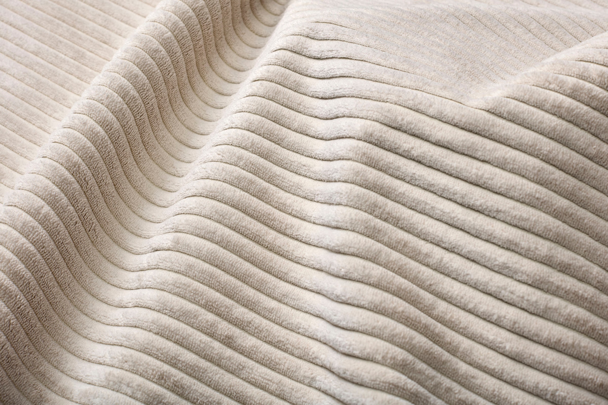 INNOVATION LIVING ™ 3-Sitzer »Newilla, Sofa mit Funktion in Cord oder Boucle-Bezug, bequem & modern« Pocket Spring Komfort, großer Stauraum, stabile Stahlkonstruktion