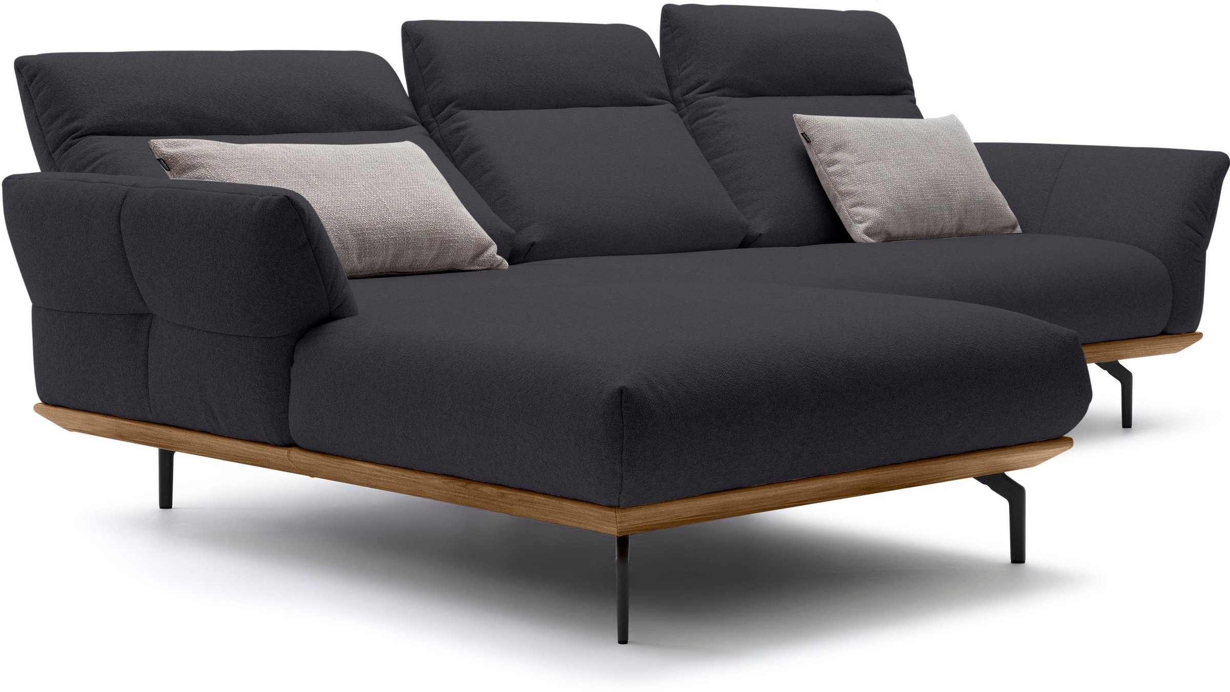 Creation BY ROLF BENZ Ecksofa »CR.460«, Sockel in Nussbaum, Winkelfüße in Umbragrau, Breite 298 cm