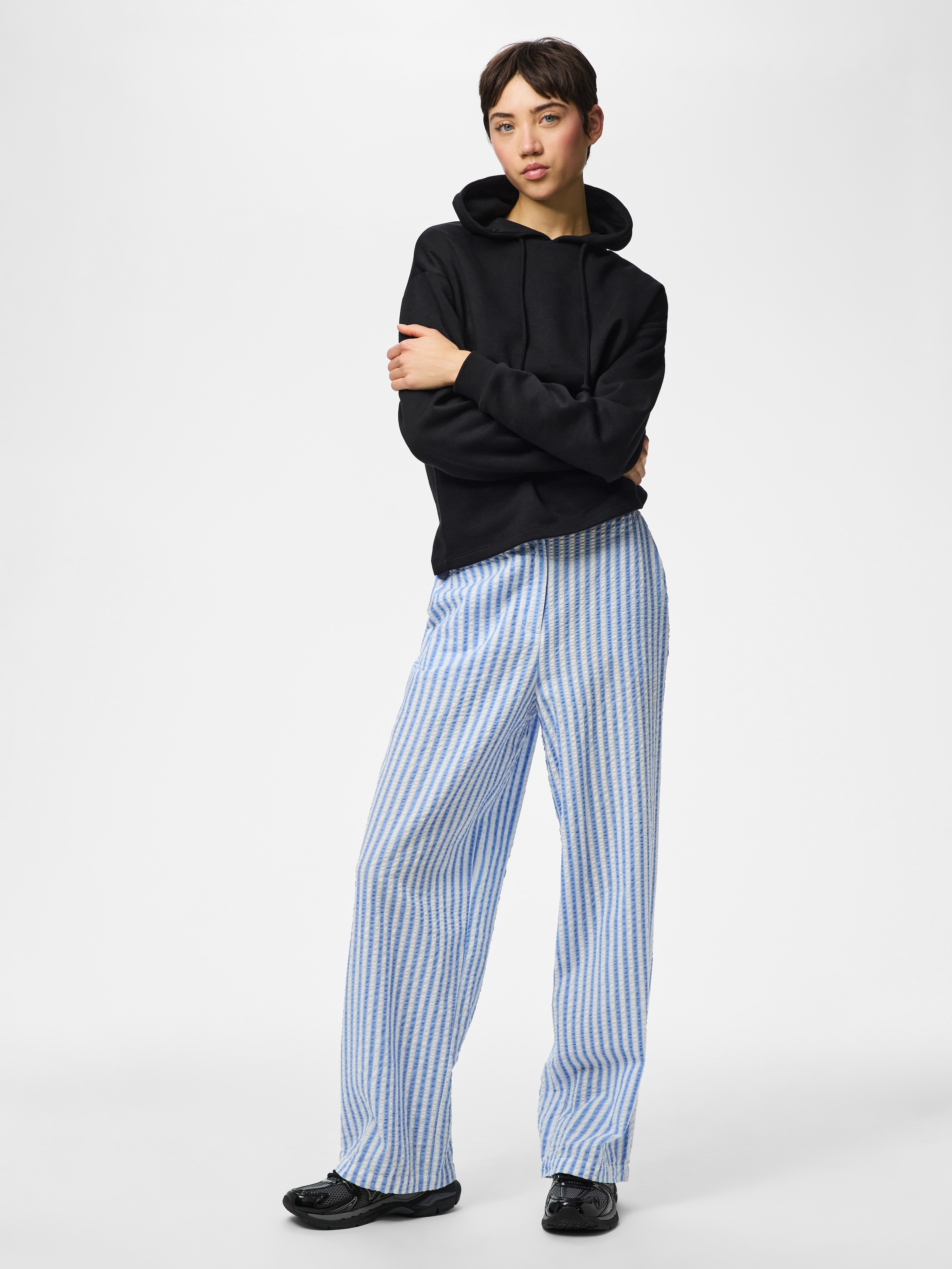 pieces Stoffhose »PCSTINNA HW PANTS WVN NOOS BC«  mit weitem Bein