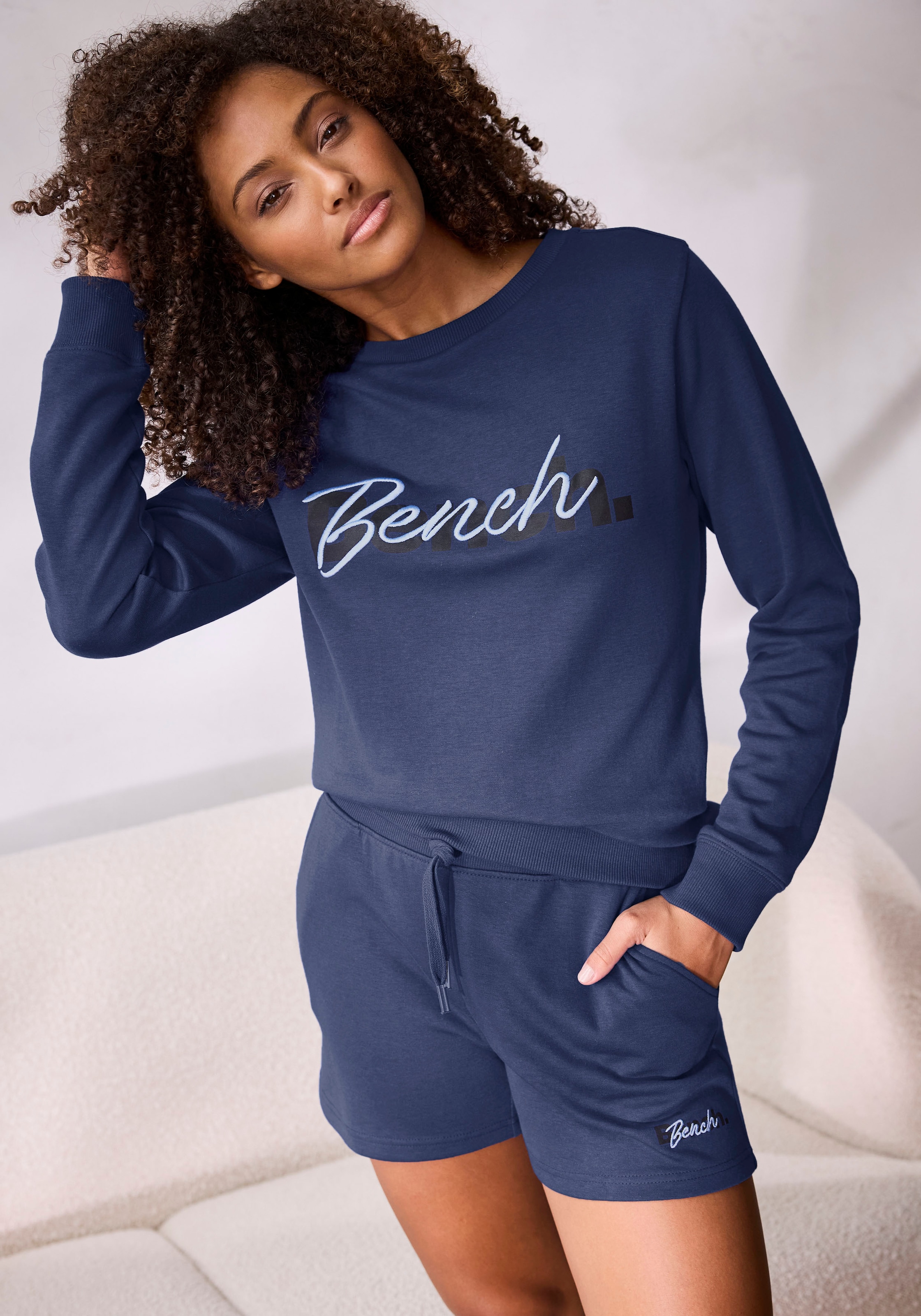 Bench. Loungewear Sweatshirt mit Logodruck und Stickerei, Loungeanzug