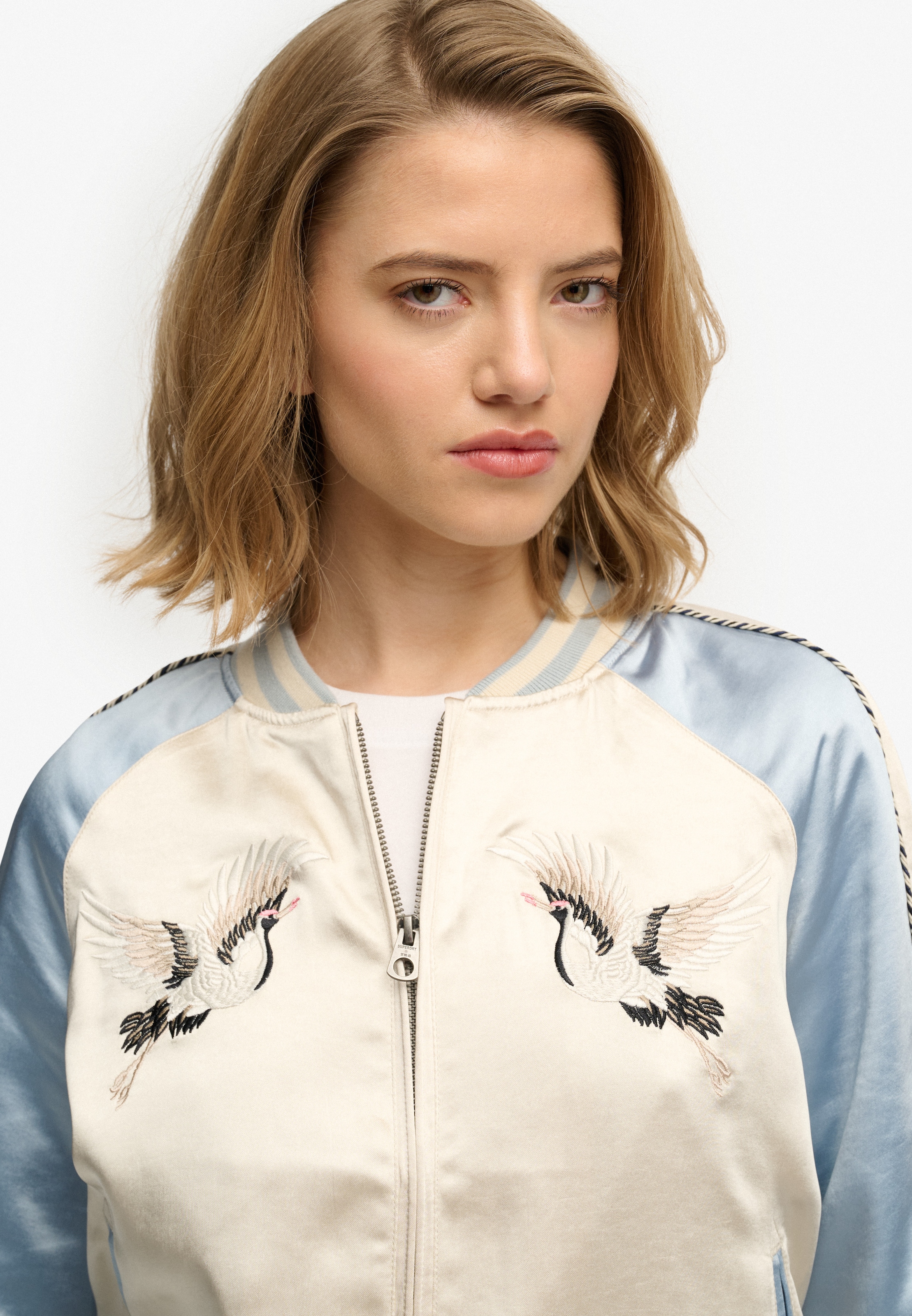 Superdry Parka »SUIKAJAN EMBROIDERED BOMBER« Slim Fit, mit Reißverschluss, aus Polyester und Kunstfaser