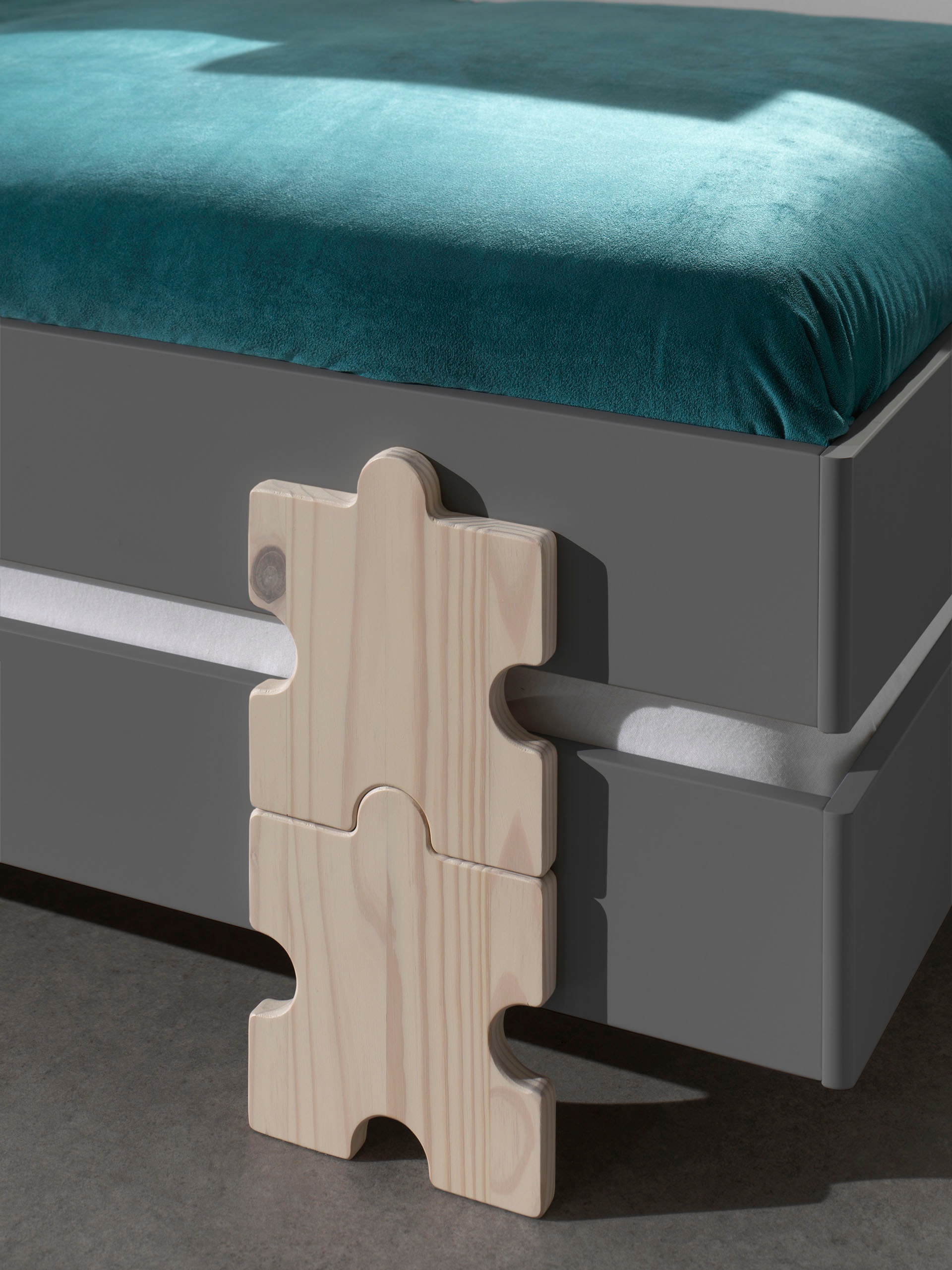 Vipack Kinderbett »Modulo, stapelbares Einzelbett, inkl. Rolllattenrost, 2 Farben«, (B/H/T ca. 203,6x93,8x48cm, Fuß Puzzle massiv, Bettseiten MDF lackiert), Liegefläche 90/200 cm, einzeln oder als 2-er Set erhältlich