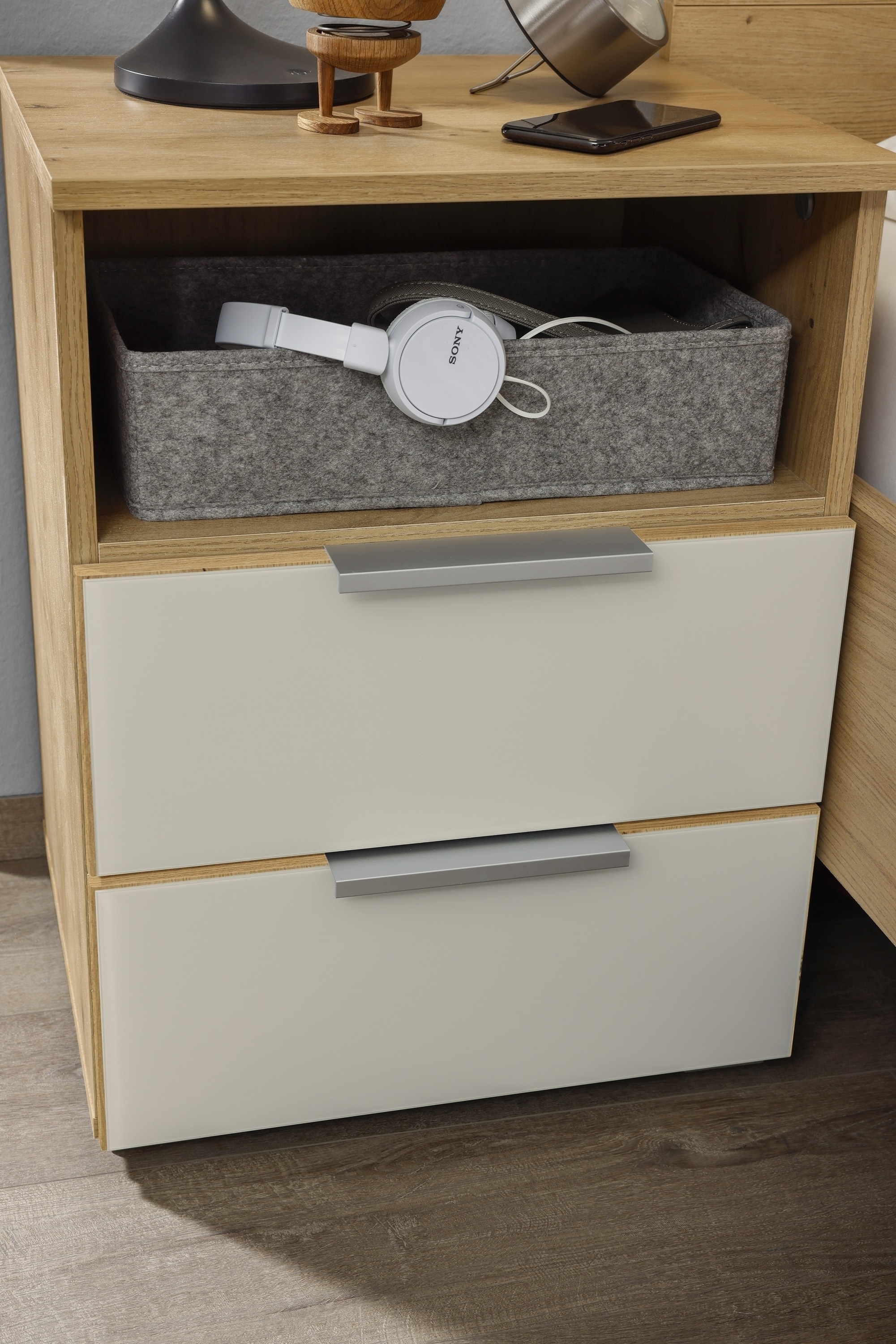 rauch Nachtkommode »Nachttisch Nachtkonsole Nachtschrank KOLUNA mit Glasfront«, mit 2 Schubladen und Nische für viel Stauraum MADE IN GERMANY